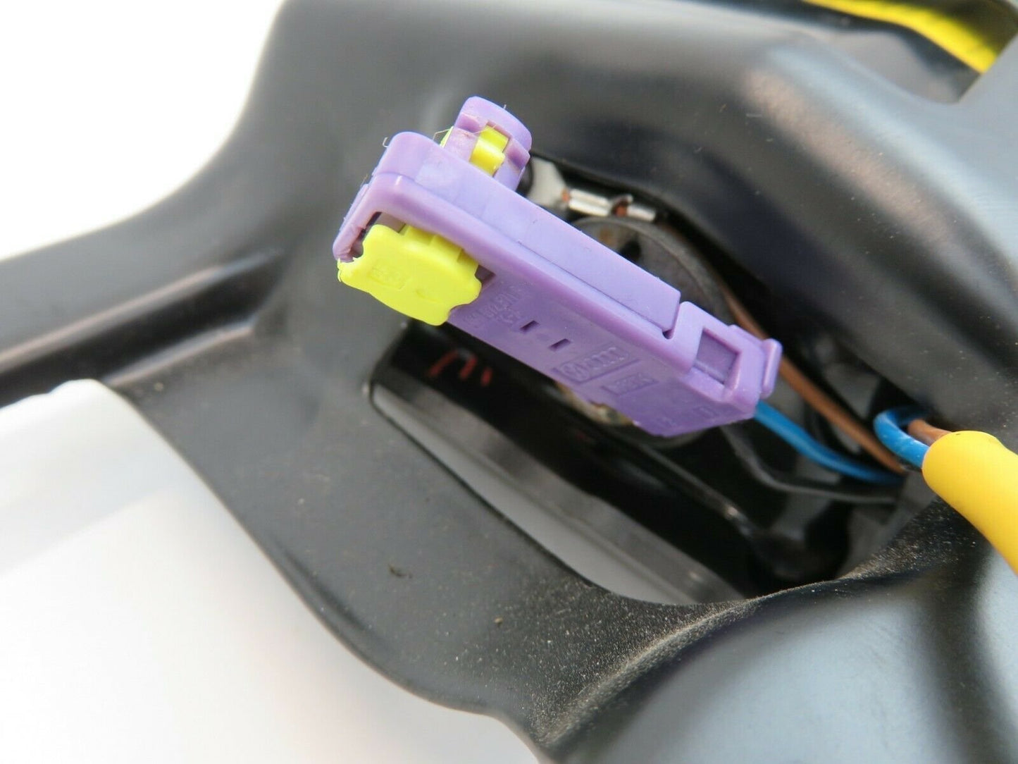 2011-2012 Audi A5 Passenger Knee Bag RH Right Front 11-12 COUPE