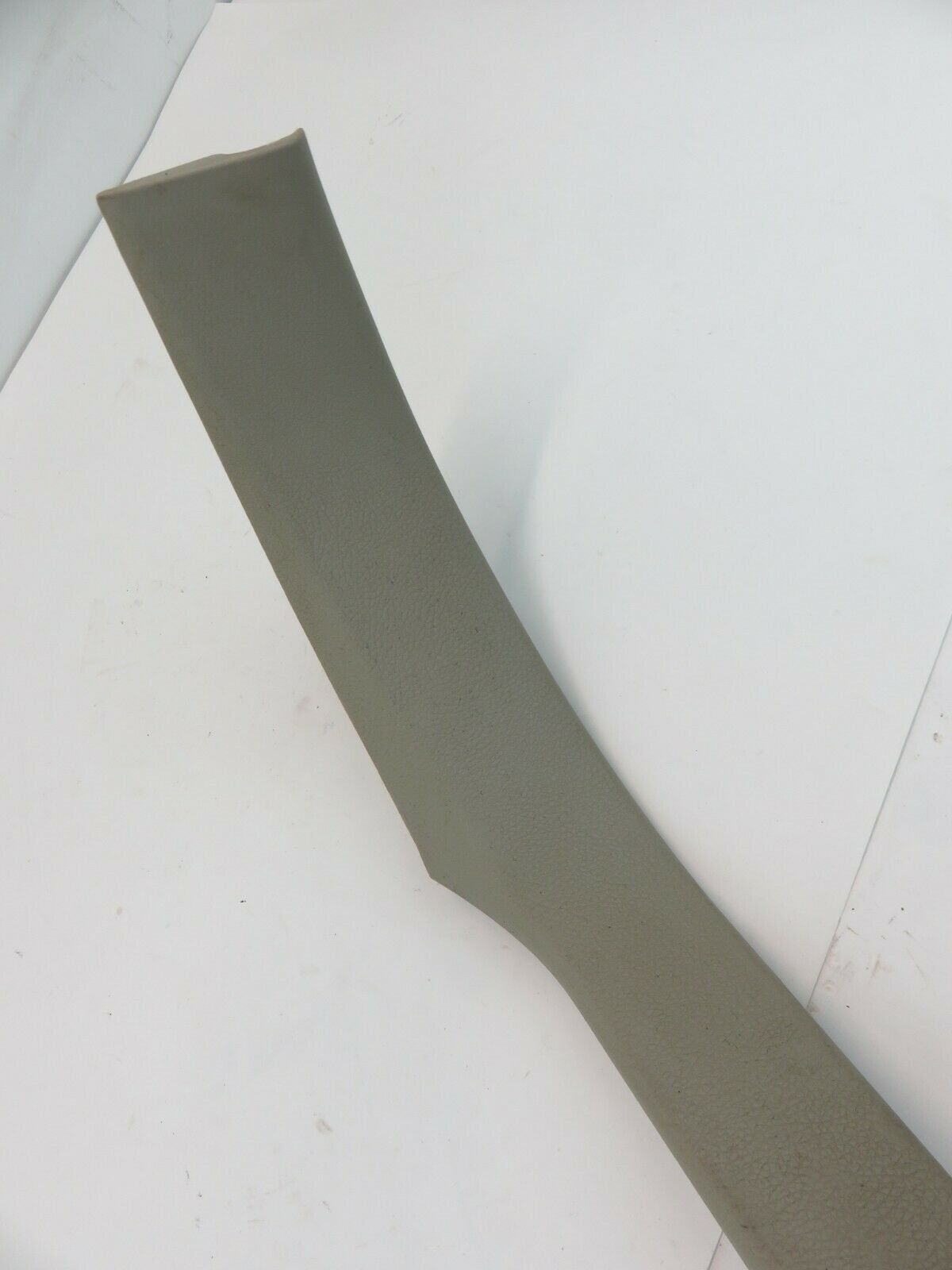 10-14 Subaru Legacy Outback Passenger Front Door Sill Retainer Trim RH 2010-2014
