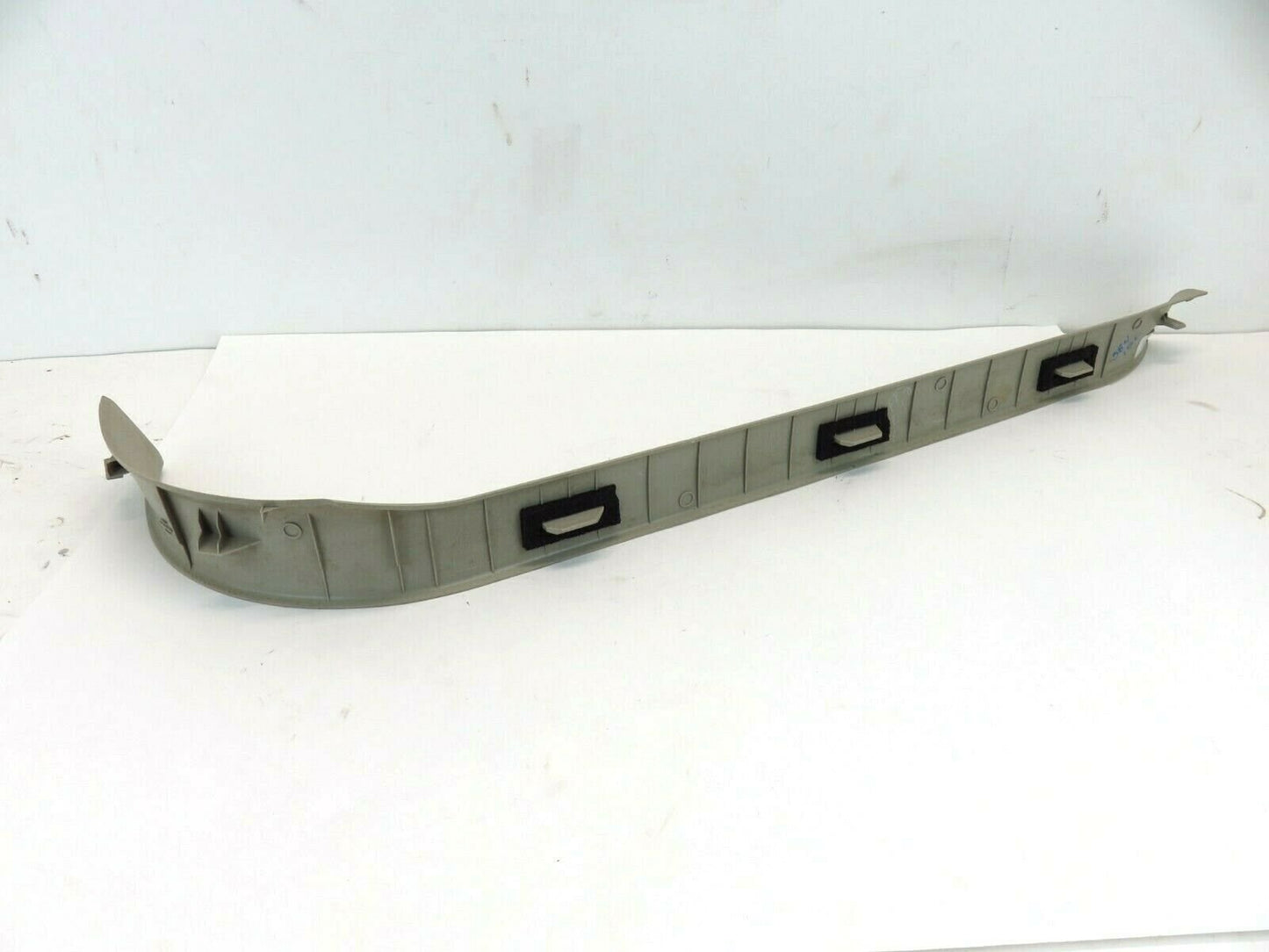 10-14 Subaru Legacy Outback Passenger Front Door Sill Retainer Trim RH 2010-2014
