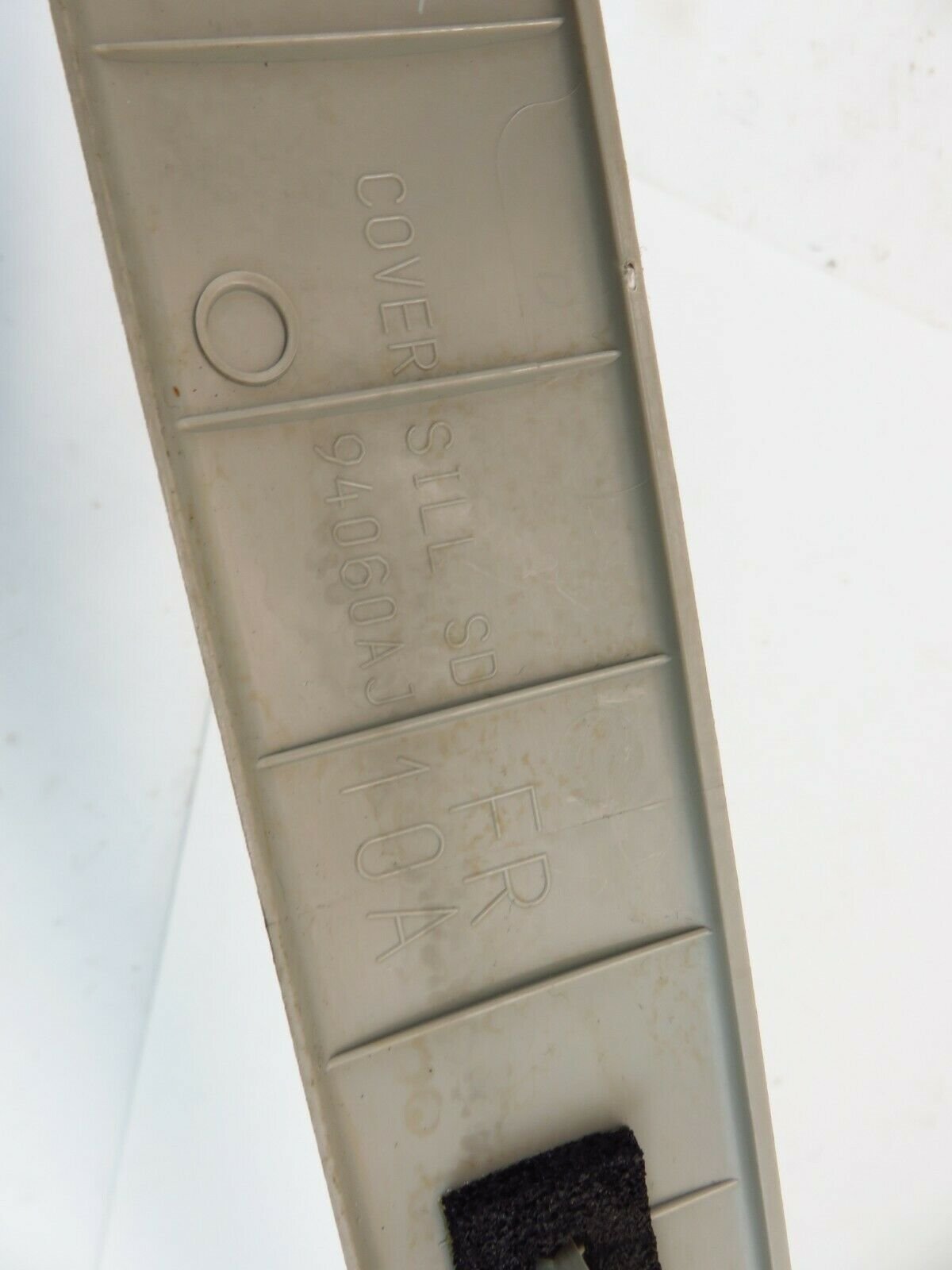 10-14 Subaru Legacy Outback Passenger Front Door Sill Retainer Trim RH 2010-2014