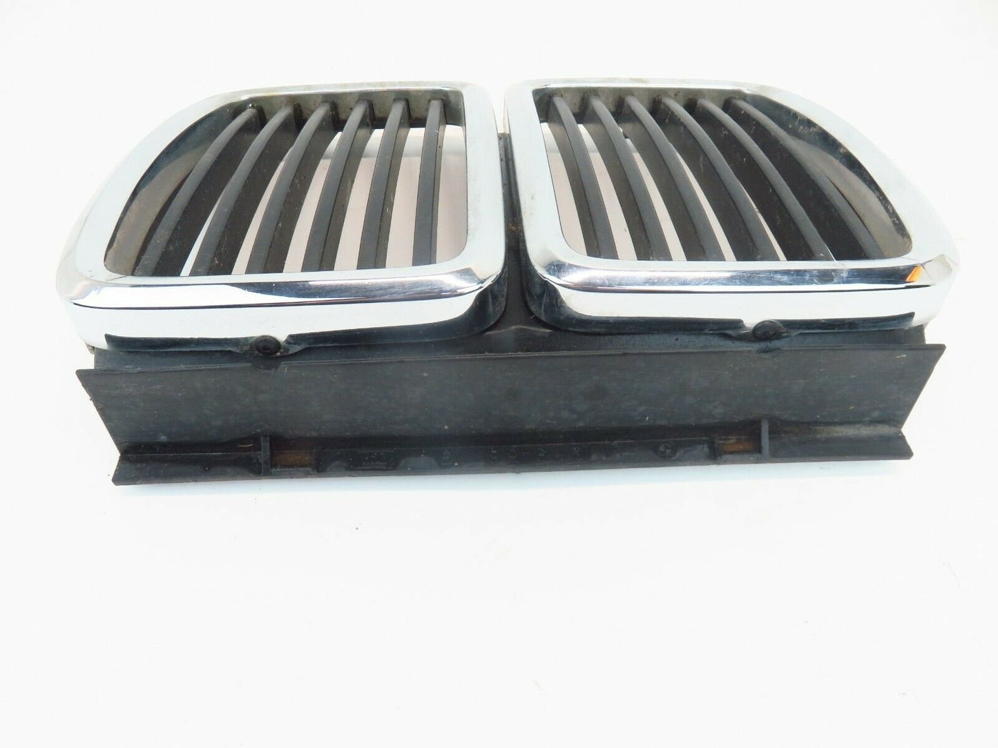 1988-1991 BMW 325ix Center Grille Grill Middle Chrome OEM 88-91
