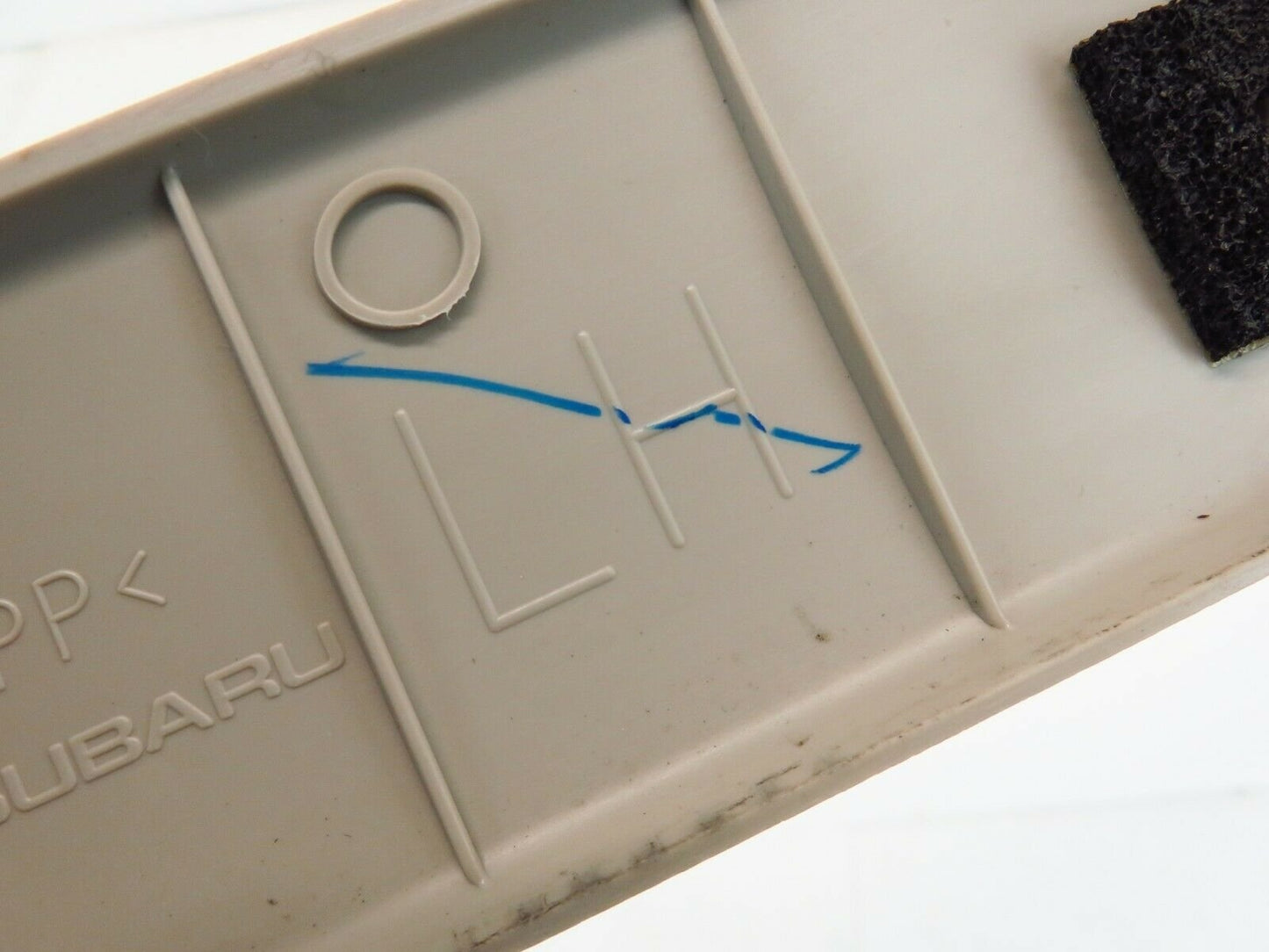 2010-2014 Subaru Legacy & Outback Driver Front Door Sill Retainer Trim LH 10-14