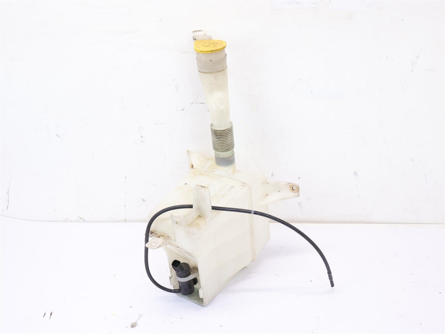2005-2009 Subaru Legacy Windshield Reservoir Washer Fluid Wiper Tank SEDAN 05-09