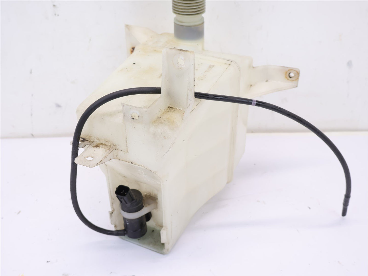 2005-2009 Subaru Legacy Windshield Reservoir Washer Fluid Wiper Tank SEDAN 05-09