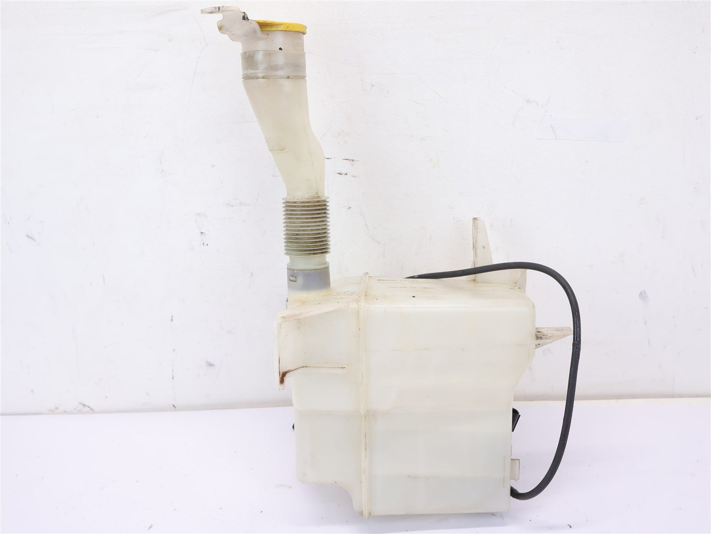 2005-2009 Subaru Legacy Windshield Reservoir Washer Fluid Wiper Tank SEDAN 05-09