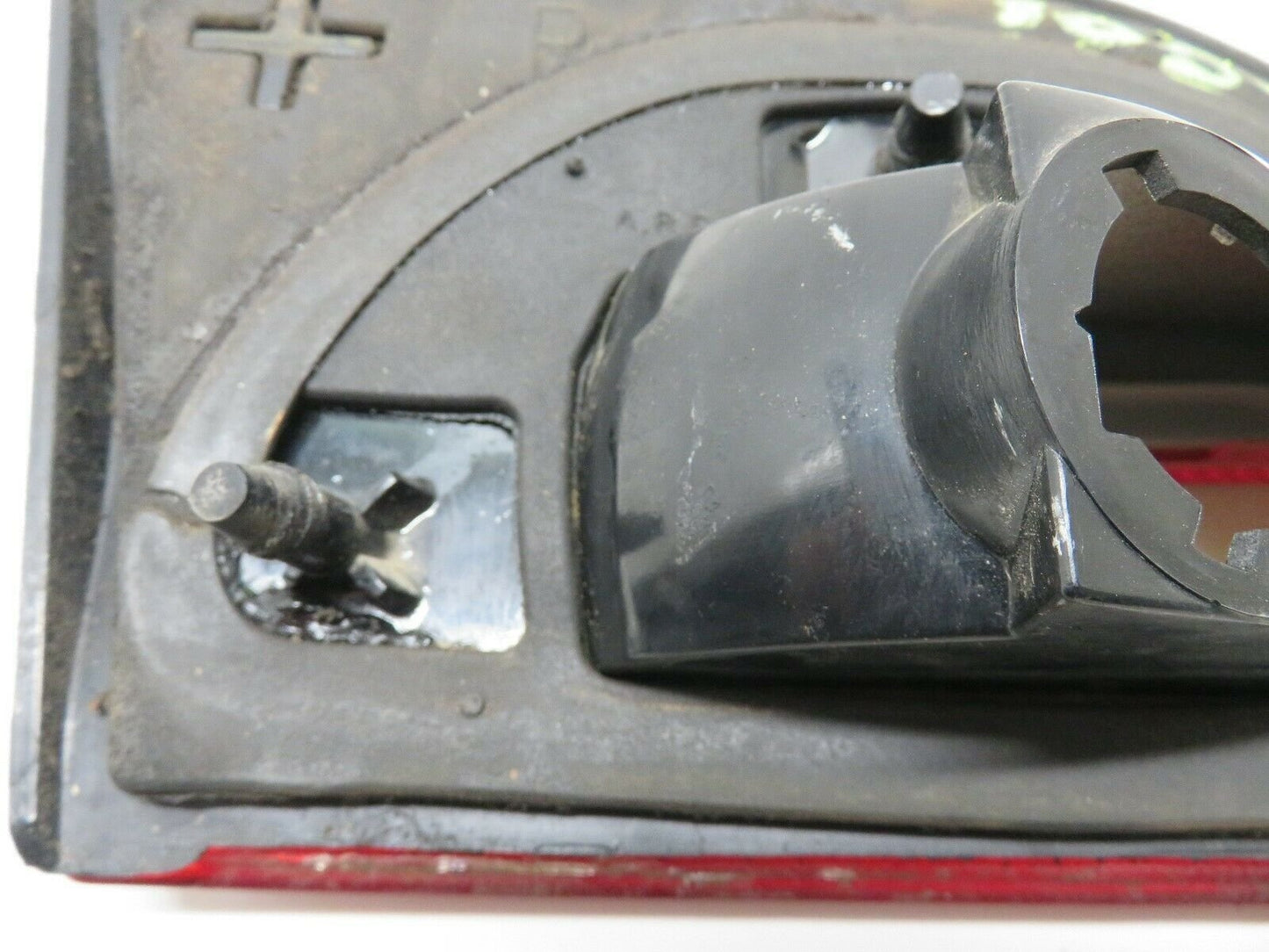 1995-1999 Chevrolet Cavalier Passenger Tail Light Lid Mounted RH OEM 95-99