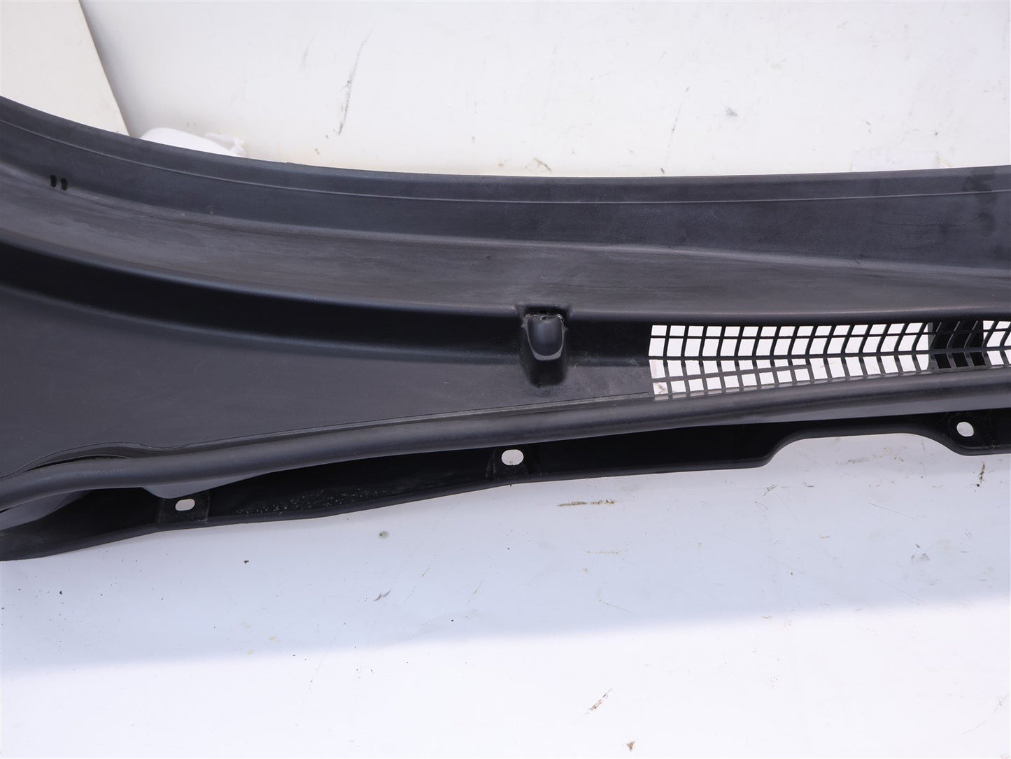 2009-2013 Subaru Forester Wiper Windshield Vent Cowl Trim Panel 09-13