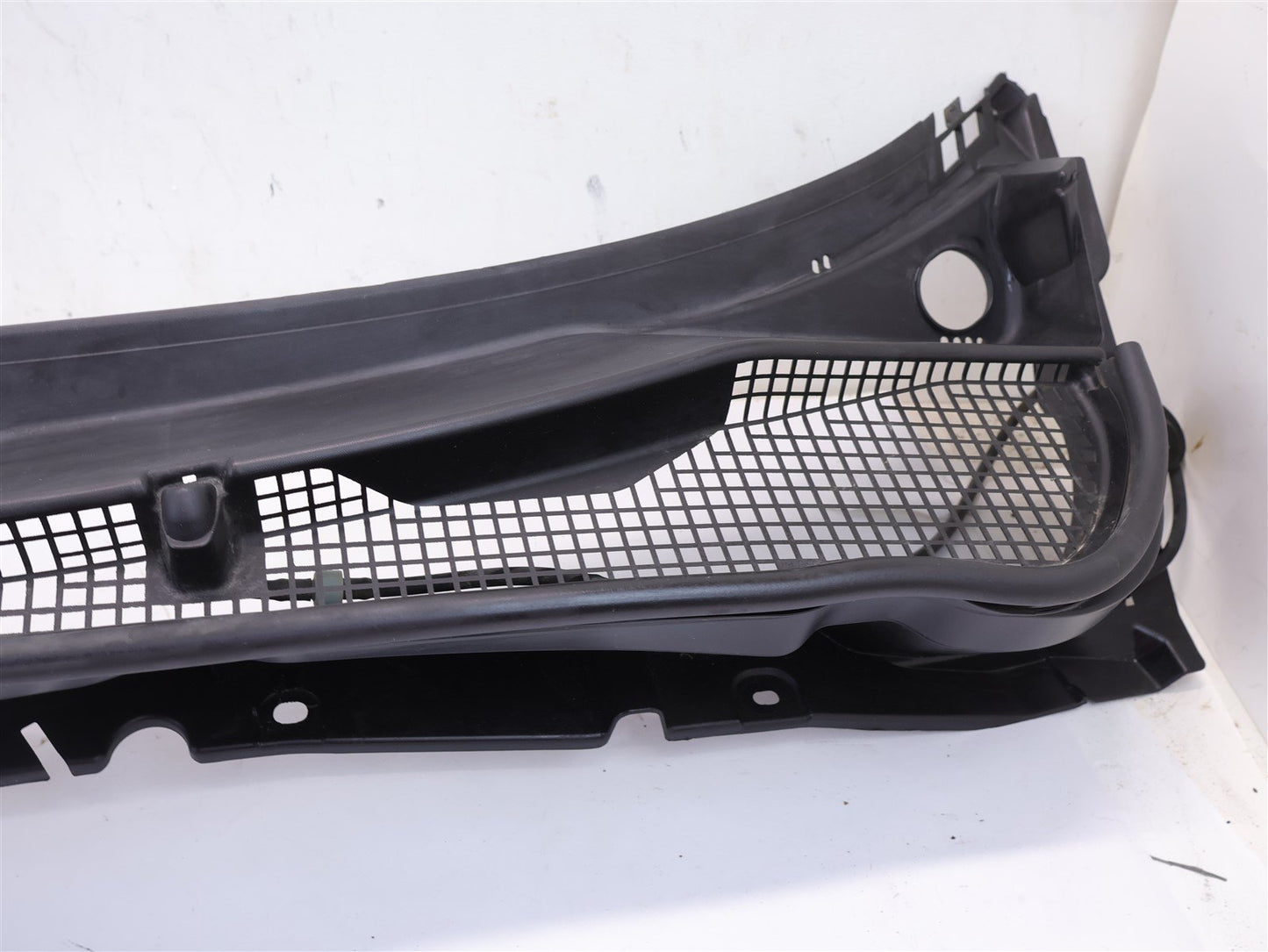 2009-2013 Subaru Forester Wiper Windshield Vent Cowl Trim Panel 09-13