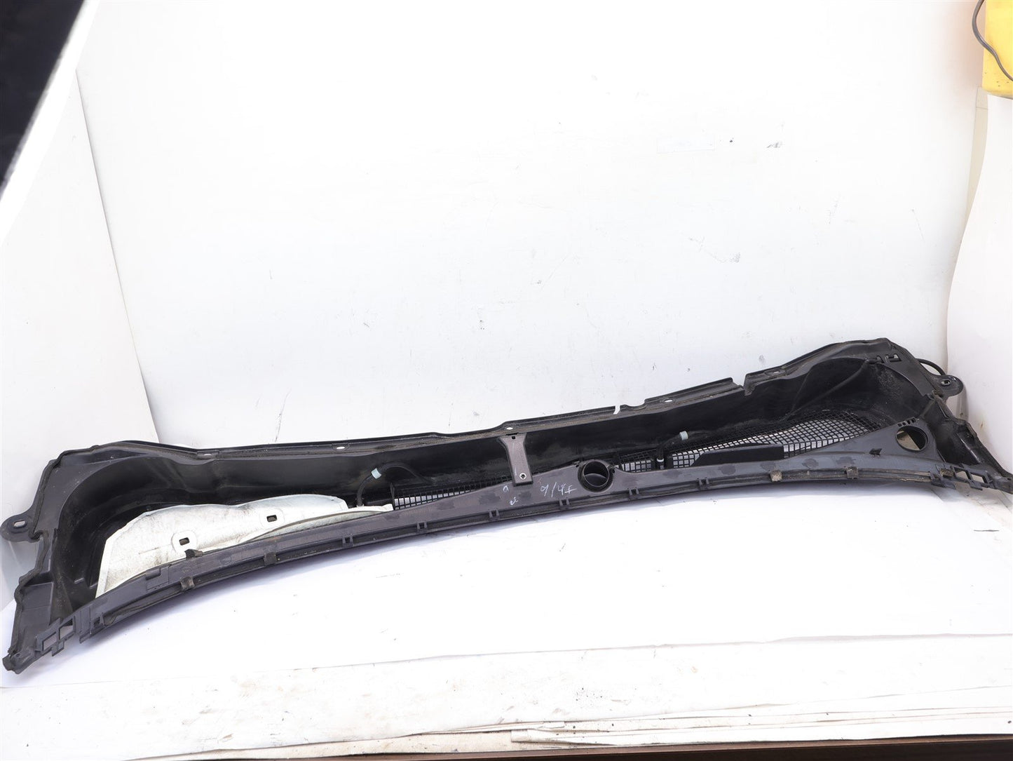 2009-2013 Subaru Forester Wiper Windshield Vent Cowl Trim Panel 09-13