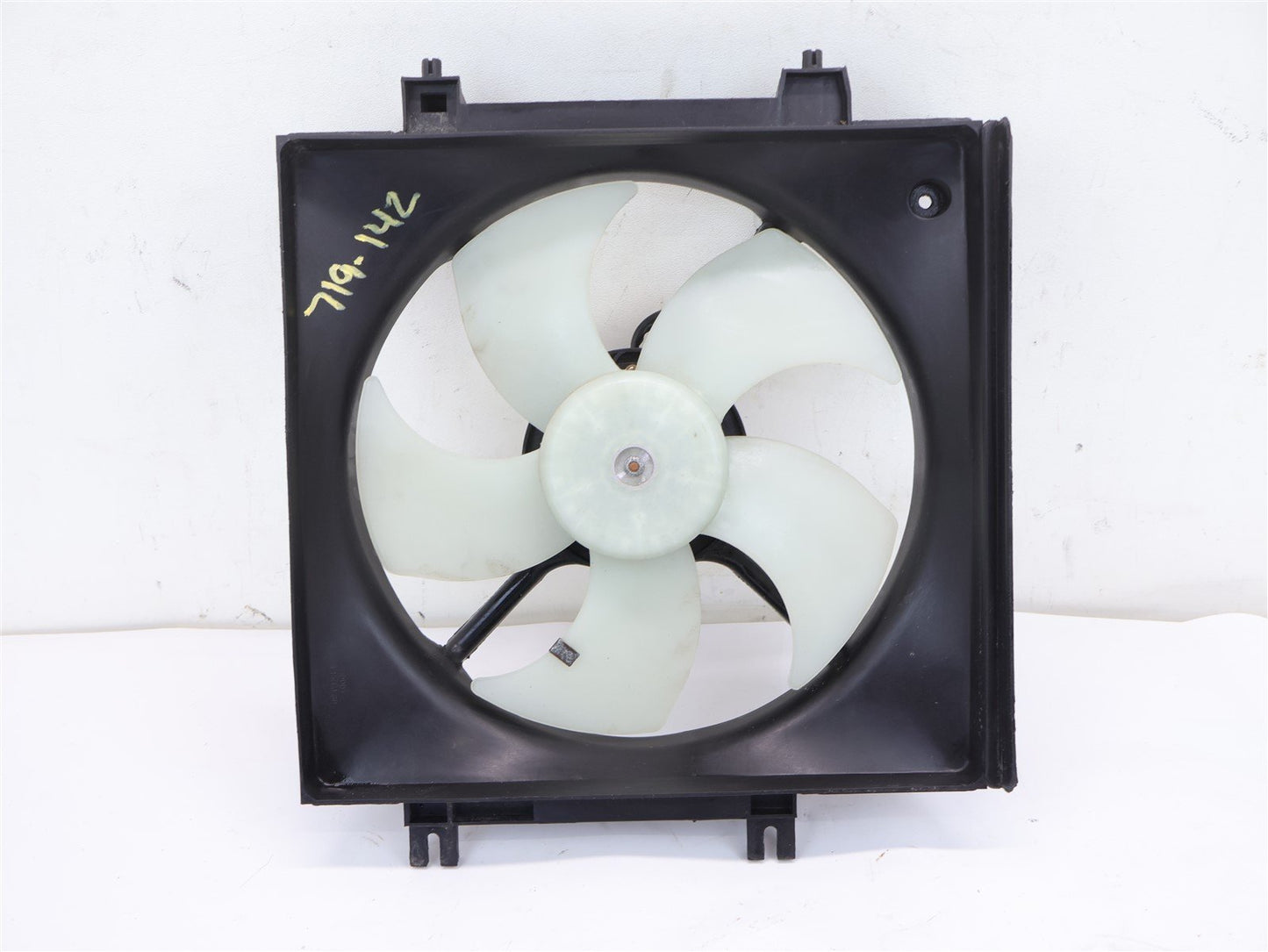 09-13 Subaru Forester Radiator Fan Motor Assembly Condenser RH 2009-2013 407228