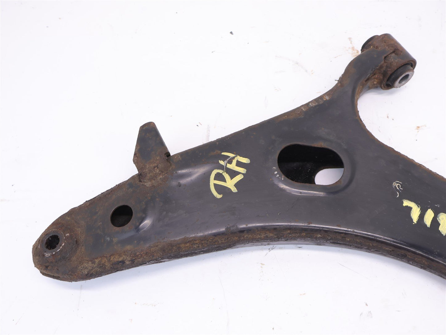 2009-2013 Subaru Forester Passenger Front Lower Control Arm RH Right OEM 09-13
