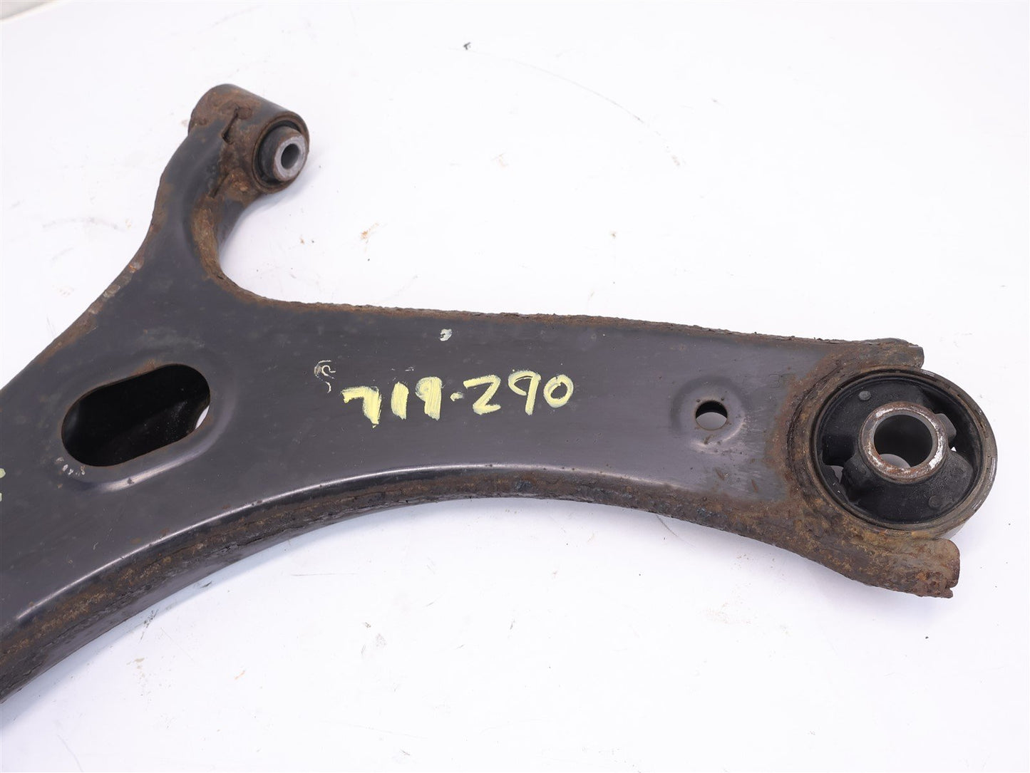 2009-2013 Subaru Forester Passenger Front Lower Control Arm RH Right OEM 09-13