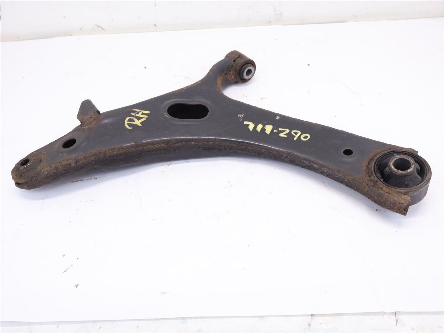 2009-2013 Subaru Forester Passenger Front Lower Control Arm RH Right OEM 09-13