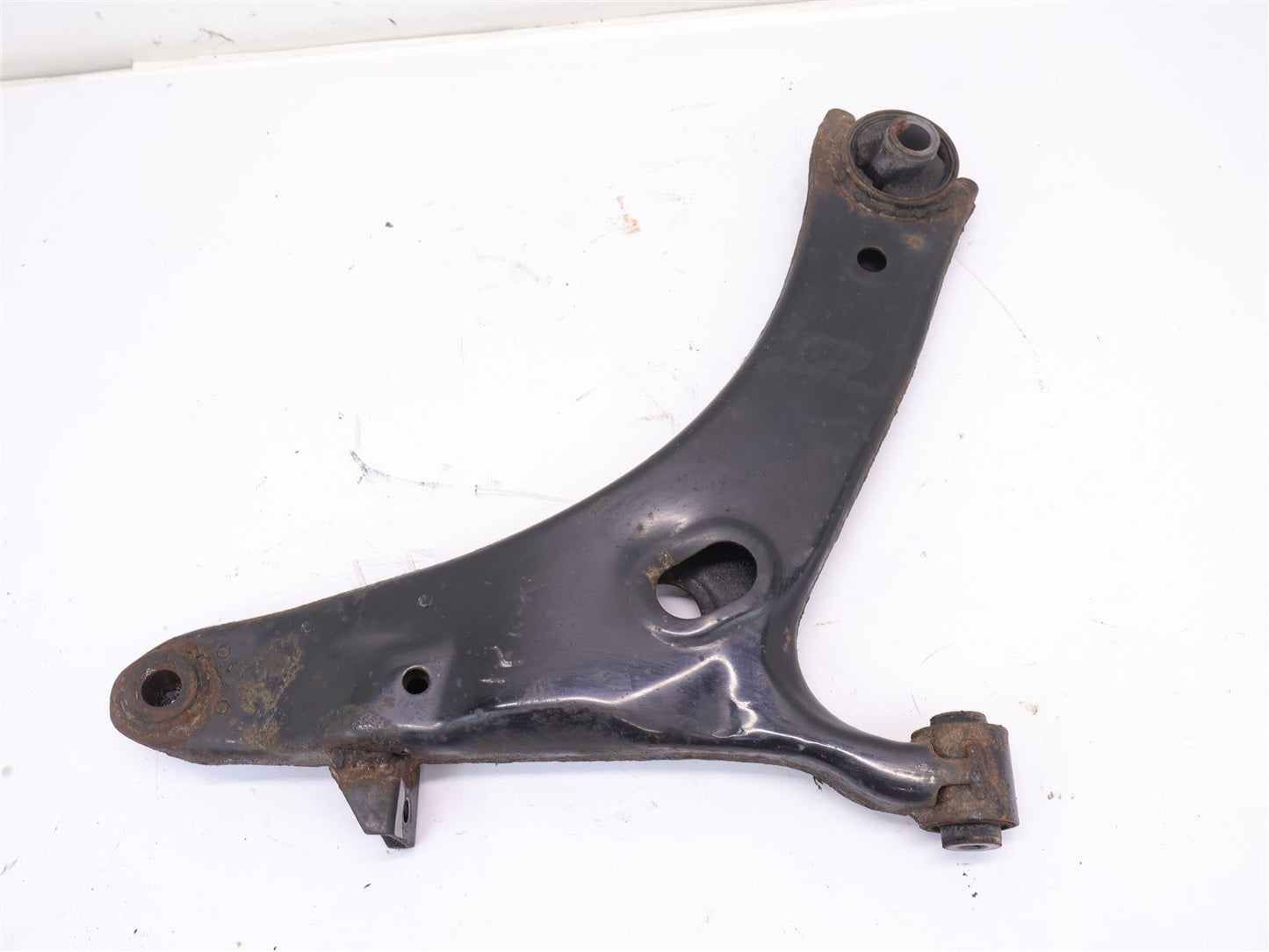2009-2013 Subaru Forester Passenger Front Lower Control Arm RH Right OEM 09-13