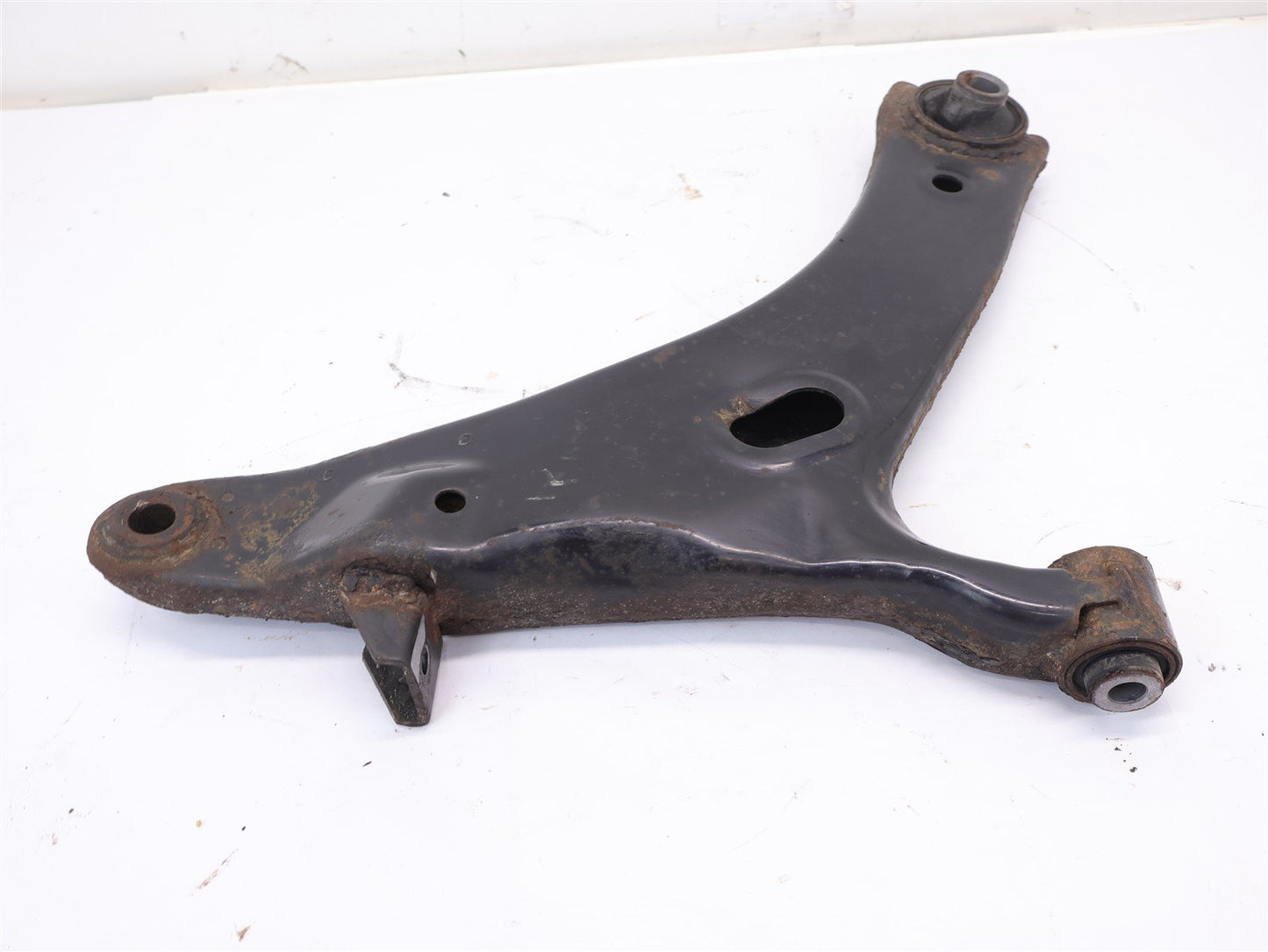 2009-2013 Subaru Forester Passenger Front Lower Control Arm RH Right OEM 09-13