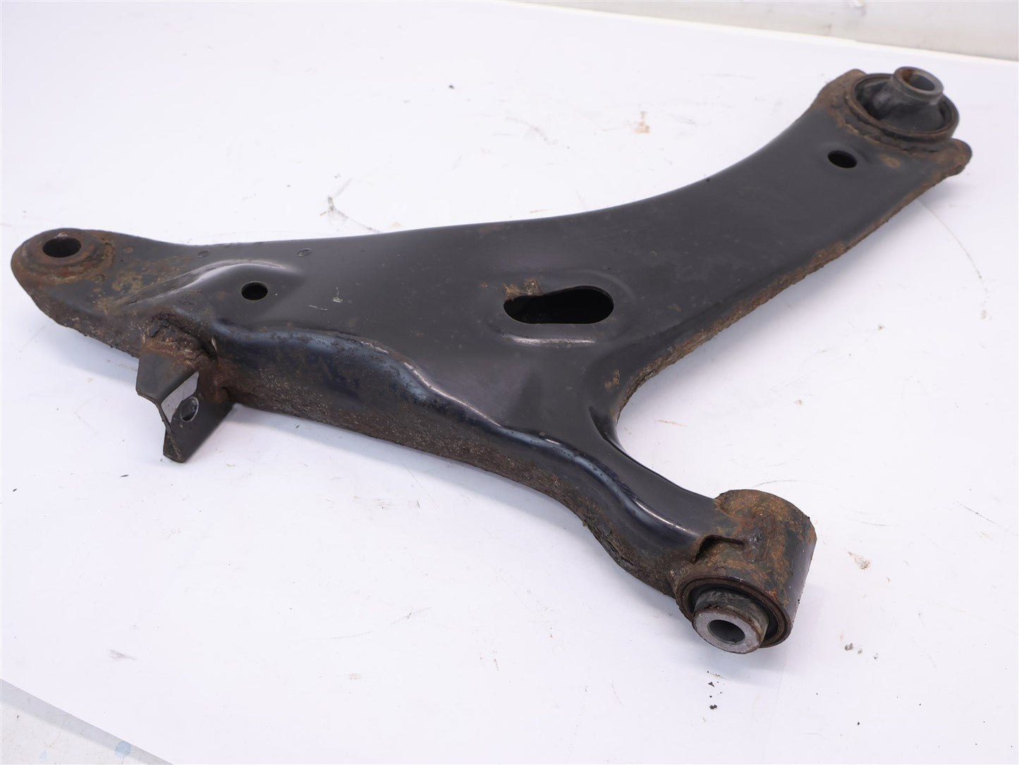 2009-2013 Subaru Forester Passenger Front Lower Control Arm RH Right OEM 09-13