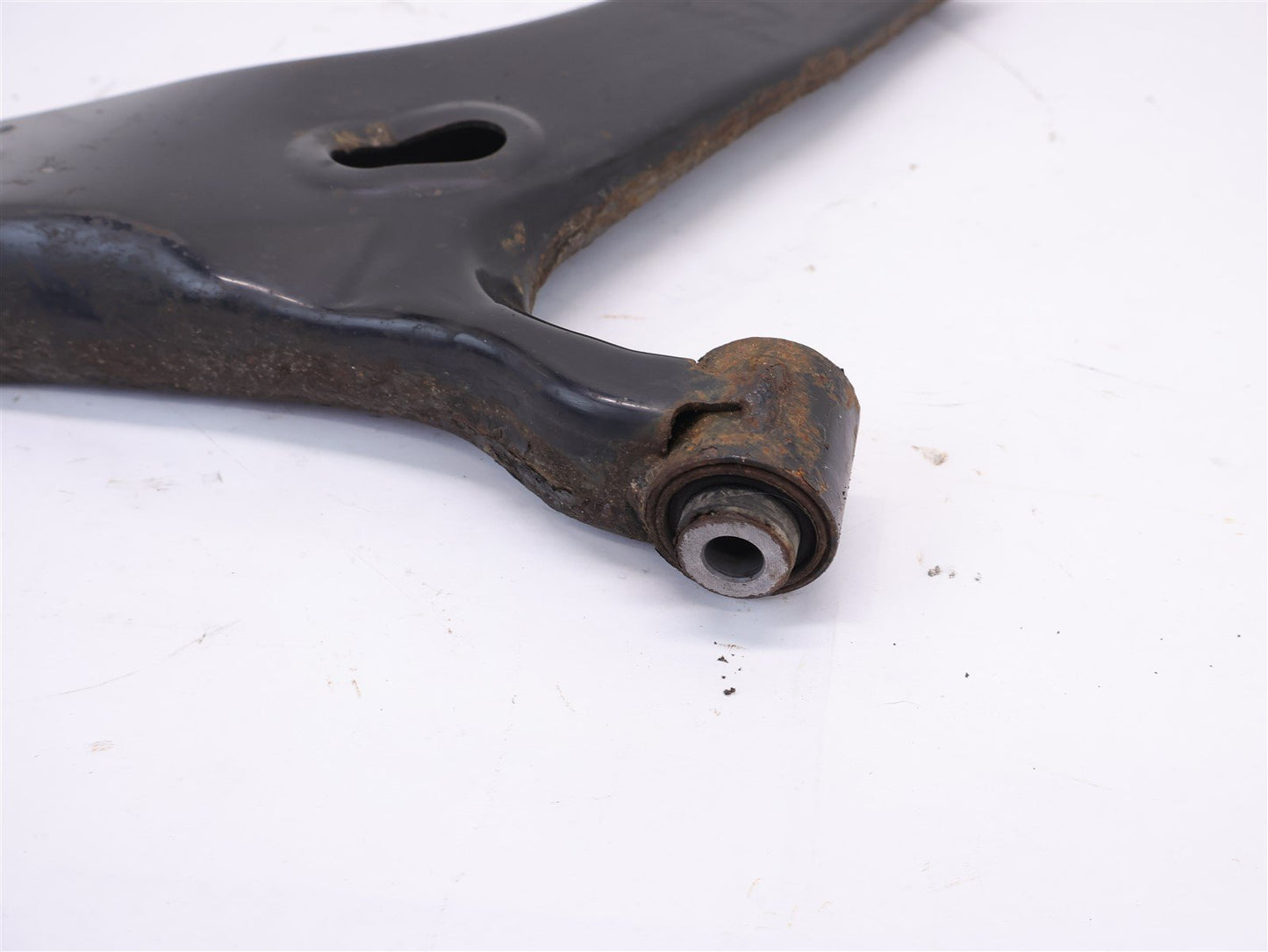 2009-2013 Subaru Forester Passenger Front Lower Control Arm RH Right OEM 09-13