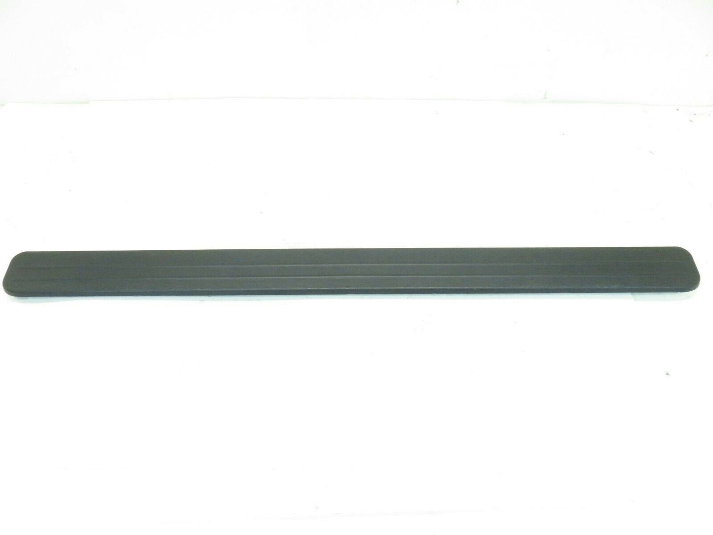 2009-2012 Hyundai Genesis Coupe Passenger Door Sill Scuff Trim Step RH OEM 09-12