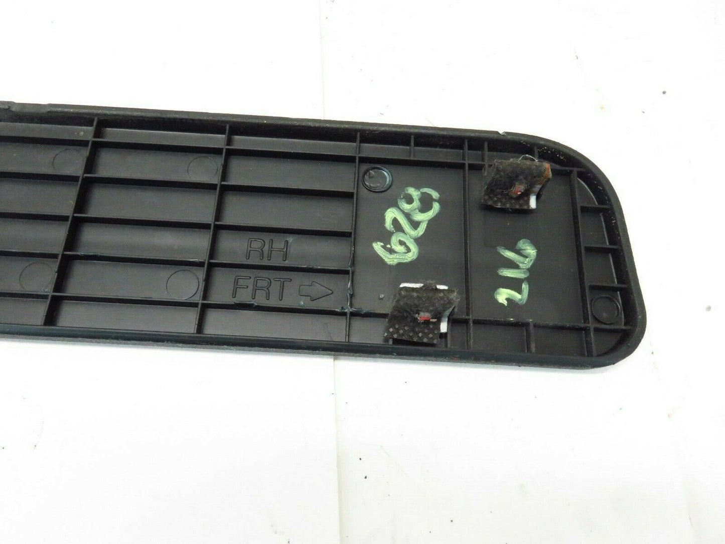 2009-2012 Hyundai Genesis Coupe Passenger Door Sill Scuff Trim Step RH OEM 09-12