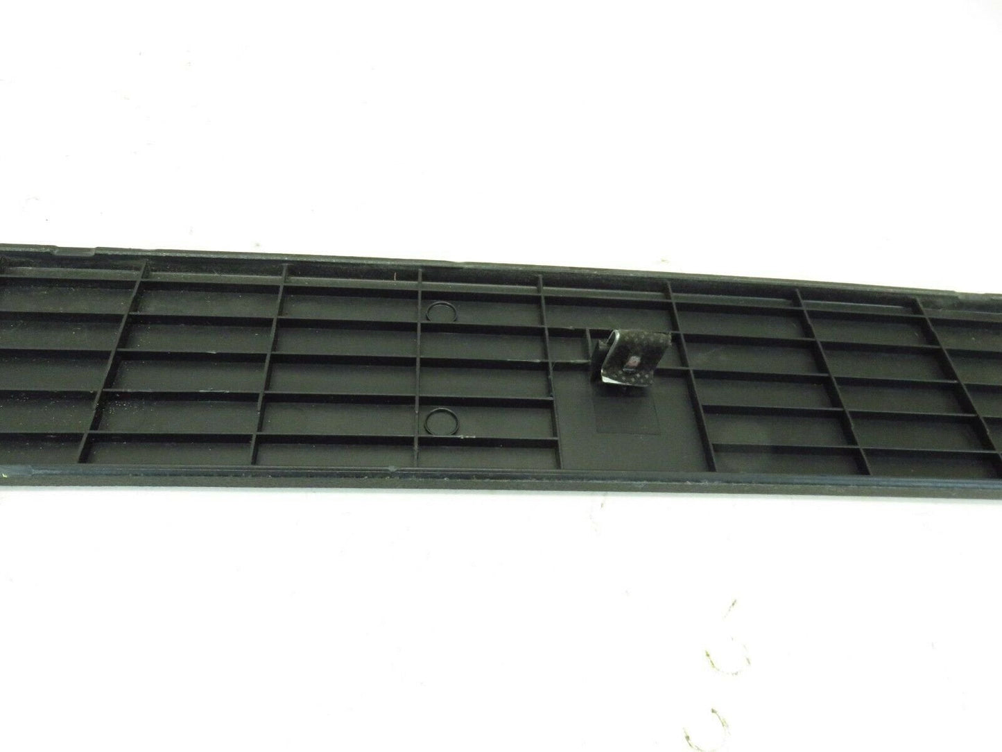 2009-2012 Hyundai Genesis Coupe Passenger Door Sill Scuff Trim Step RH OEM 09-12