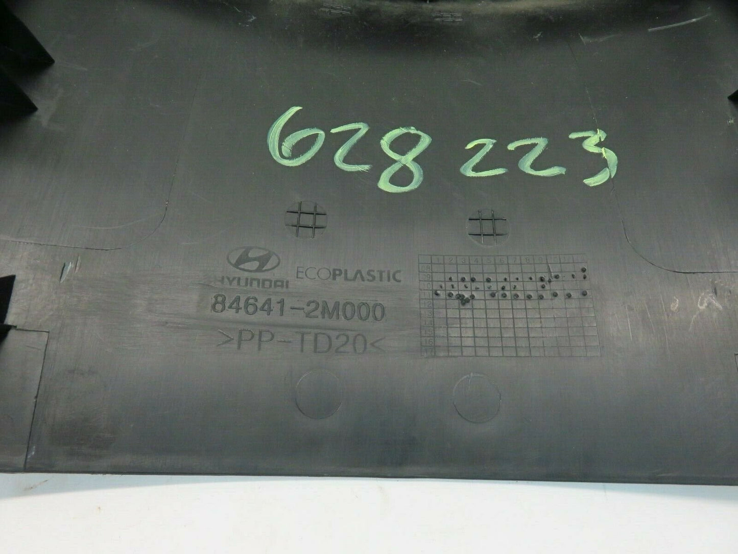 2009-2012 Hyundai Genesis Coupe Center Console Rear Trim Panel 84641-2M000 09-12