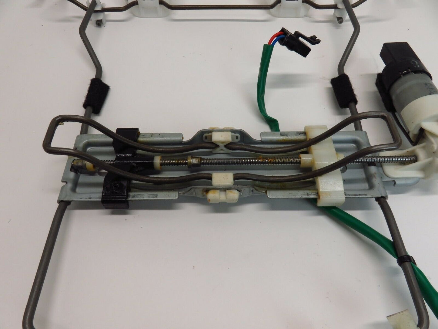 2013-2017 Hyundai Veloster Turbo Driver Front Seat Motor 88340-2V100 LH 13-17