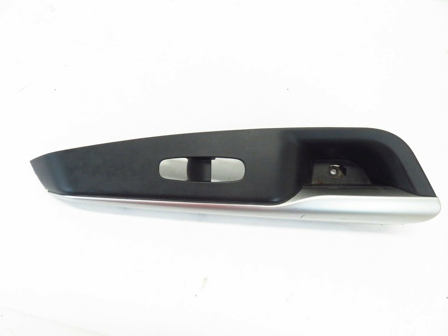 2018-2020 Nissan Kicks Passenger Front Window Switch Trim Panel Door RH 18-20