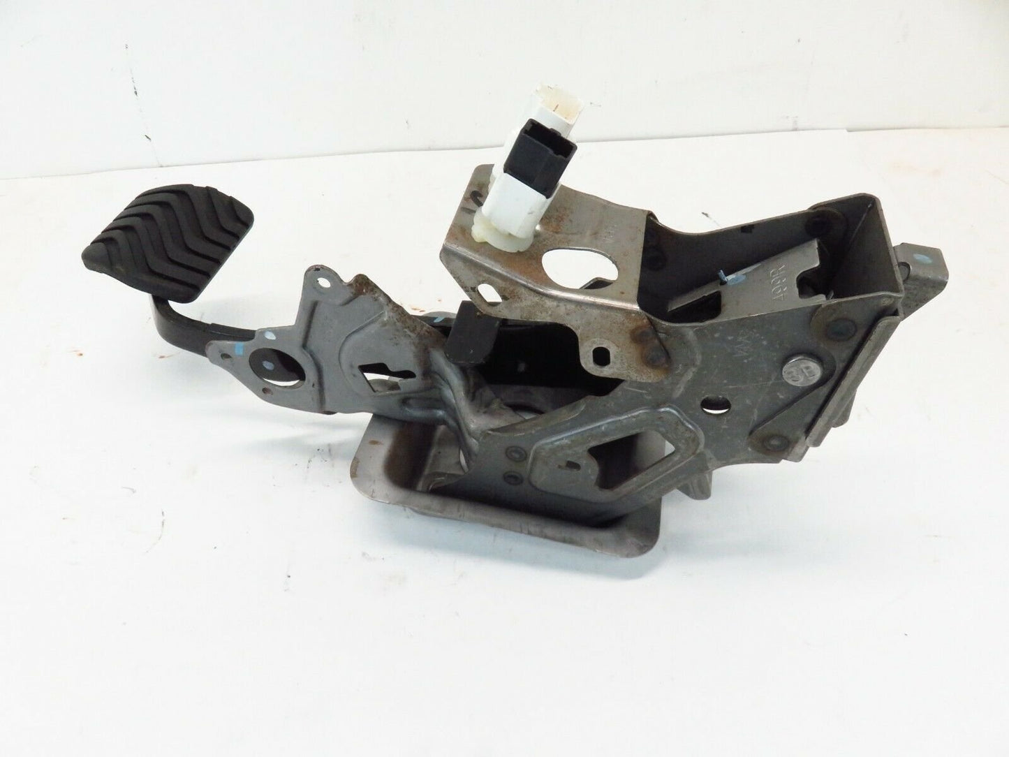 2018-2019 Nissan Kicks Brake Pedal Assembly OEM 18-19