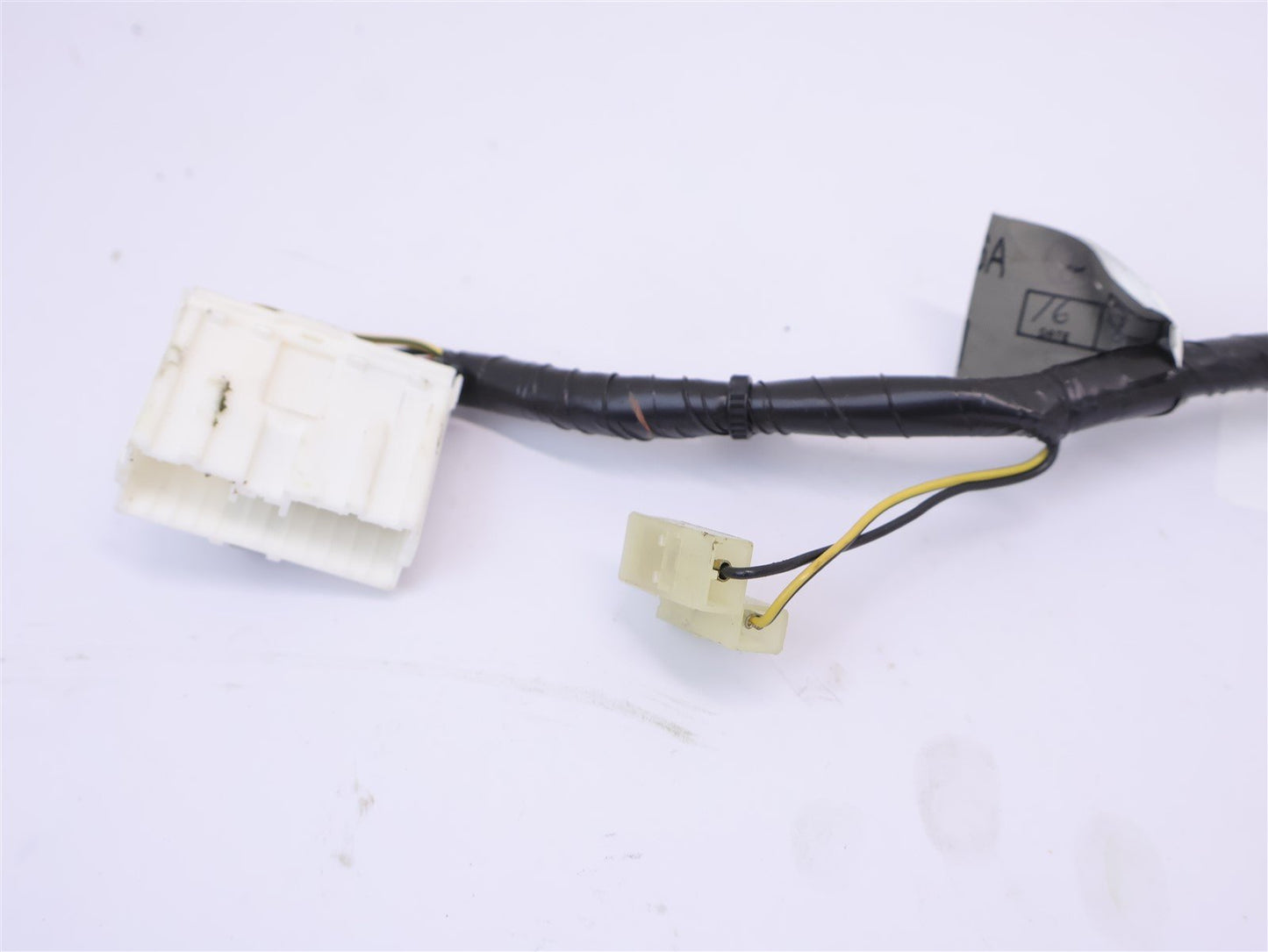 2005-2006 Subaru Legacy GT Center Console Adapter Wiring Harness Cord 81870AG06A