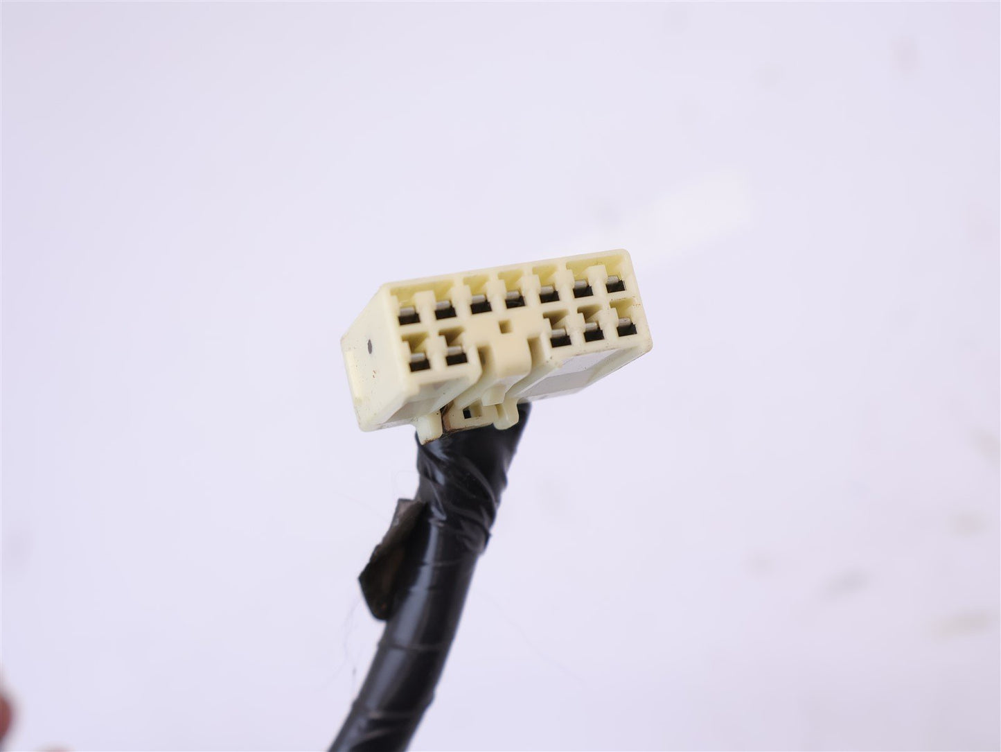 2005-2006 Subaru Legacy GT Center Console Adapter Wiring Harness Cord 81870AG06A