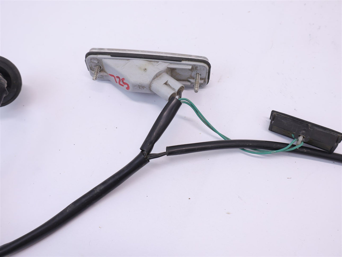 2010-2014 Subaru Outback Rear license Plate Light Housing Lamp Hatch 10-14