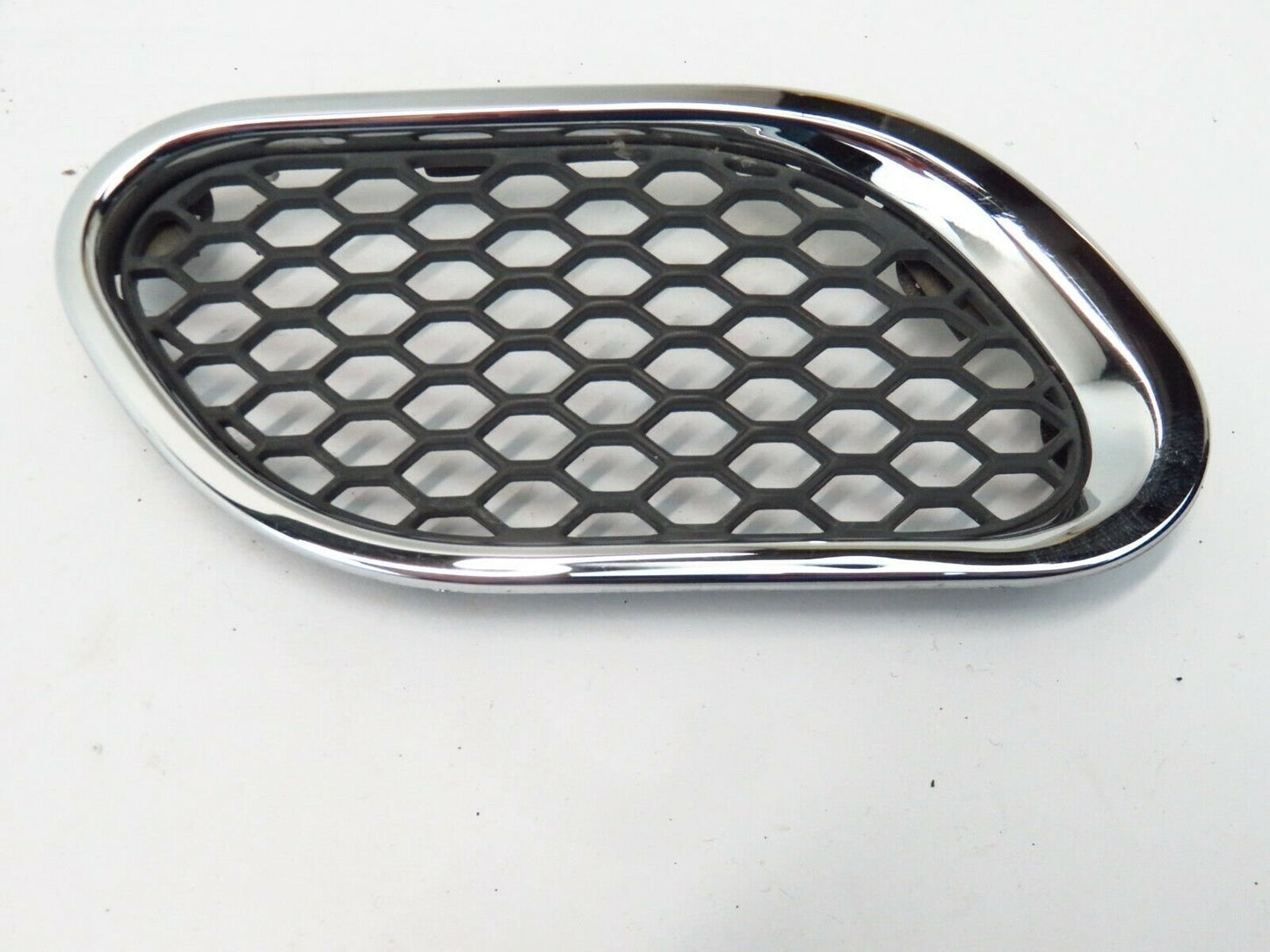 2003-2012 Maserati Quattroporte Fender Vent Grille Driver LH Front OEM 03-12