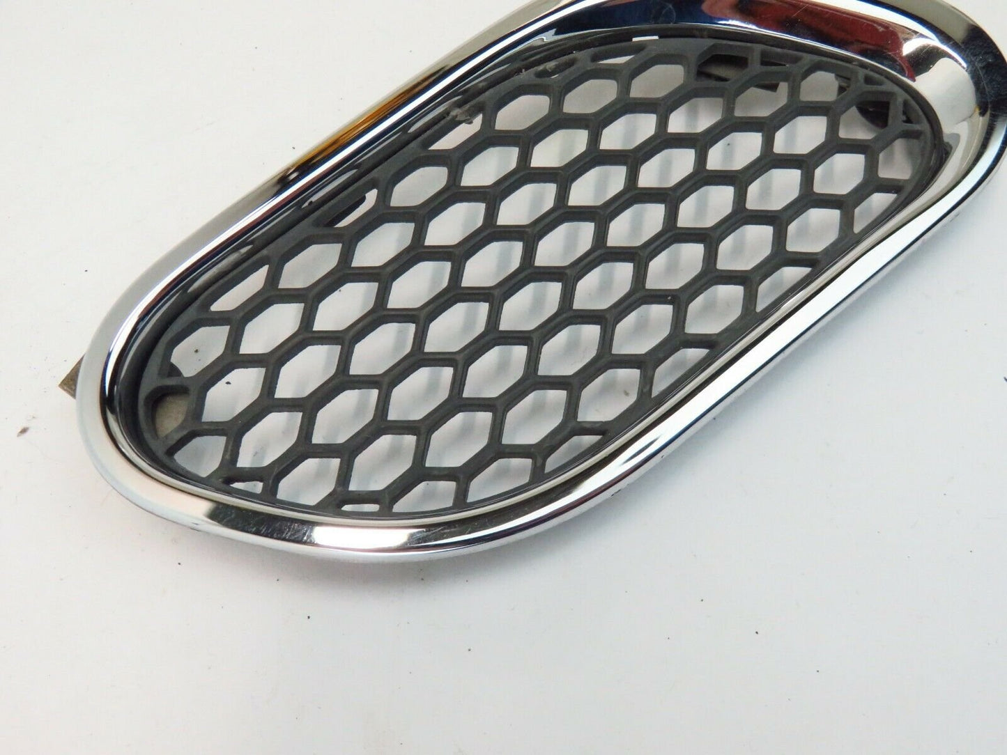 2003-2012 Maserati Quattroporte Fender Vent Grille Driver LH Front OEM 03-12