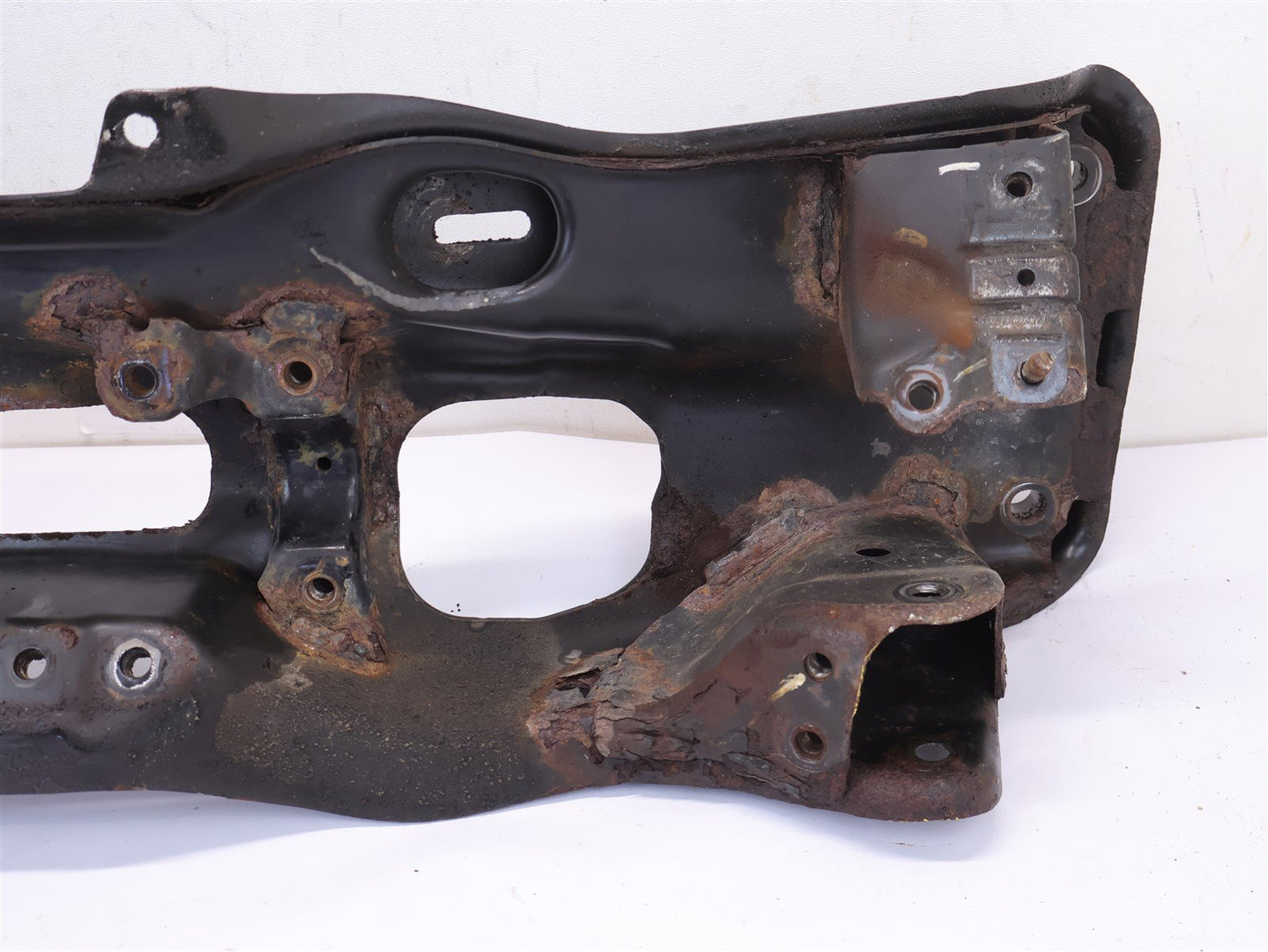 2005-2009 Subaru Legacy GT Front Subframe Engine Crade Crossmember 2.5L Turbo