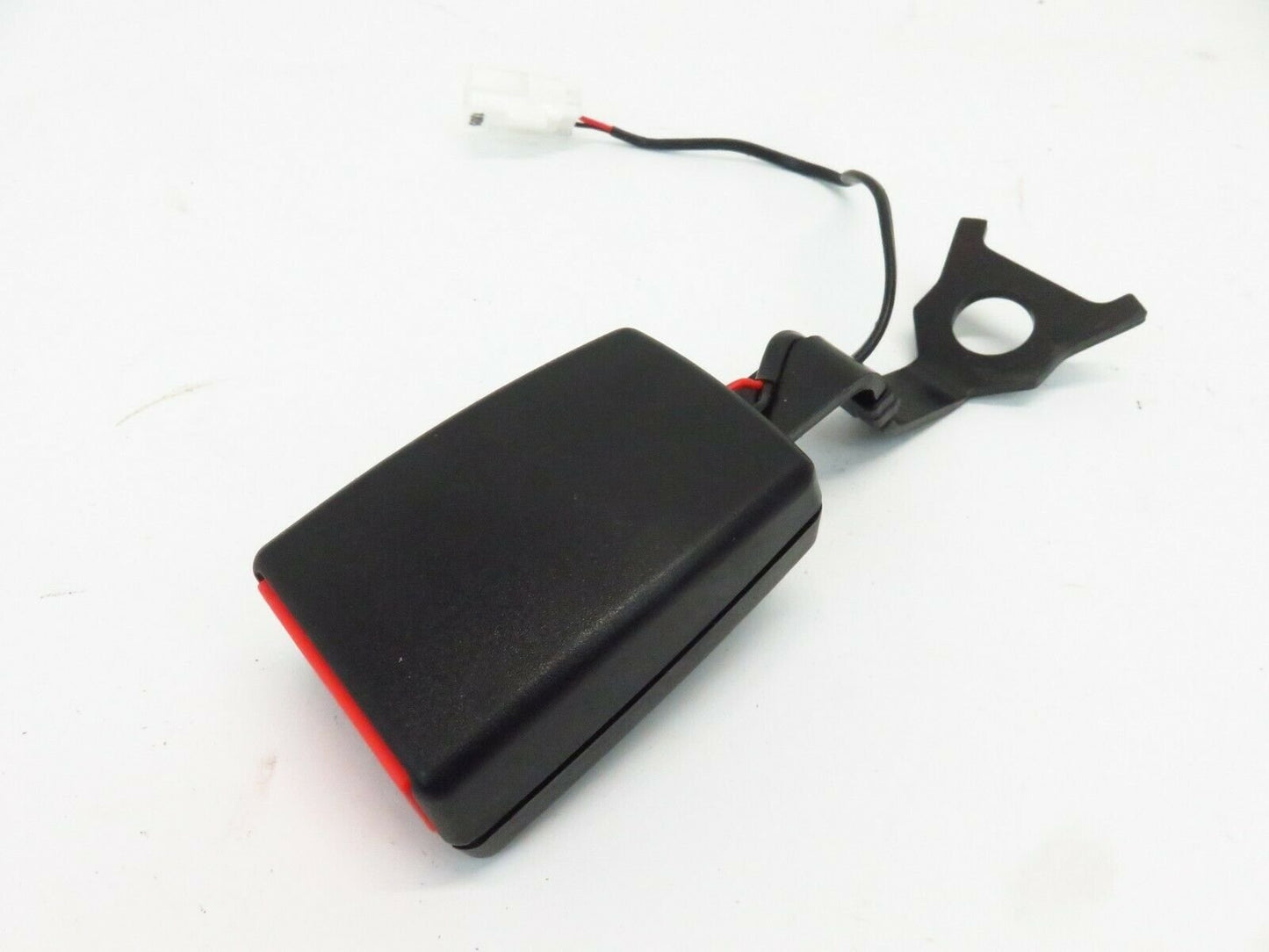 2006 Maserati Quattroporte Driver Rear Seat Belt Buckle LH Left OEM2003-2007