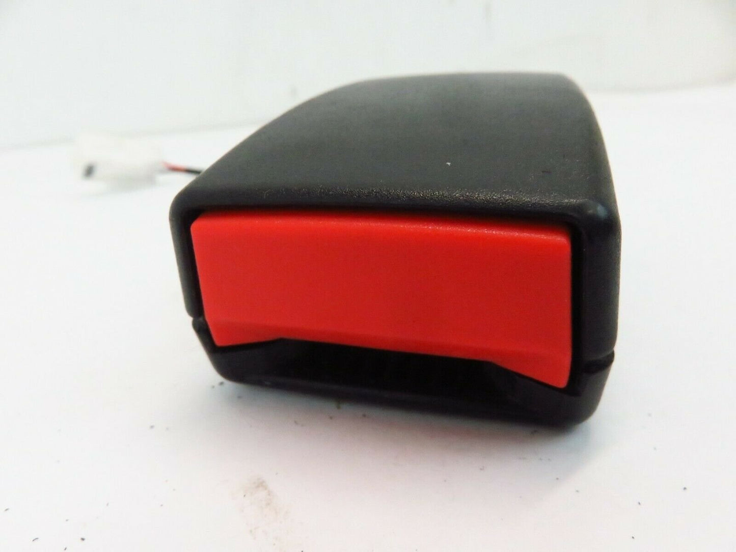 2006 Maserati Quattroporte Driver Rear Seat Belt Buckle LH Left OEM2003-2007