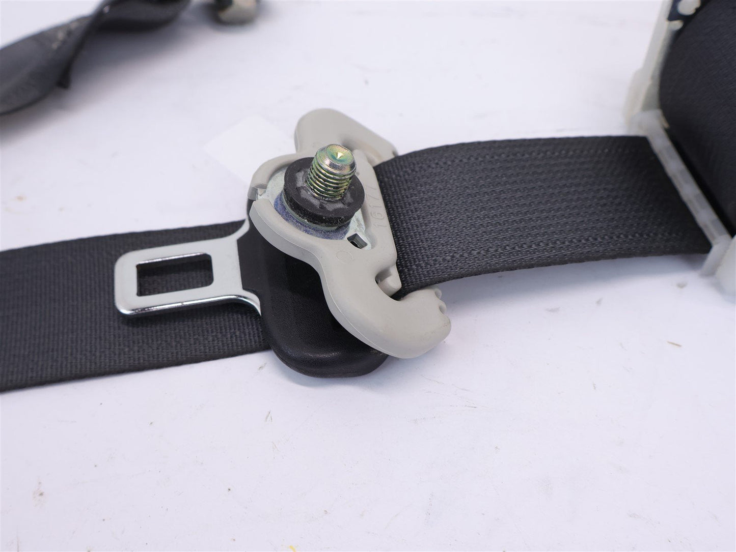 2013-2014 Subaru Outback Driver REAR Seat Belt Assembly LH Left Black OEM 13-14