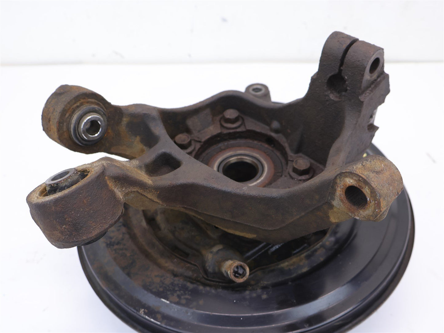 2010-2014 Subaru Legacy & Outback Driver Rear Spindle Knuckle Assembly LH 635208