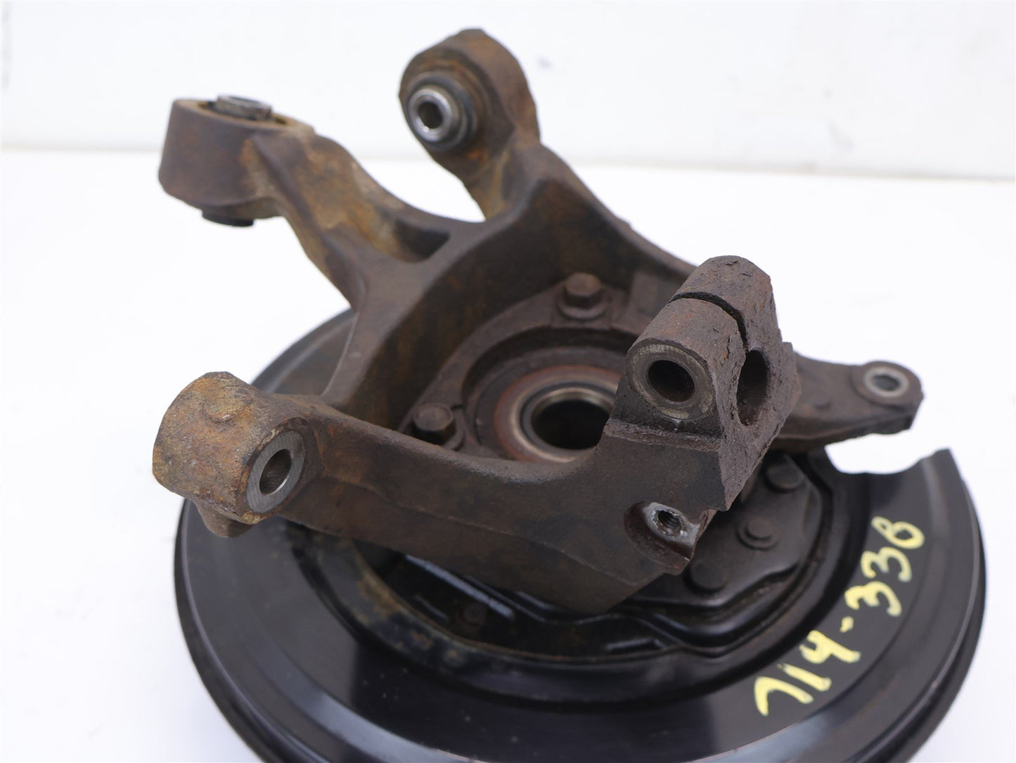 2010-2014 Subaru Legacy & Outback Driver Rear Spindle Knuckle Assembly LH 635208