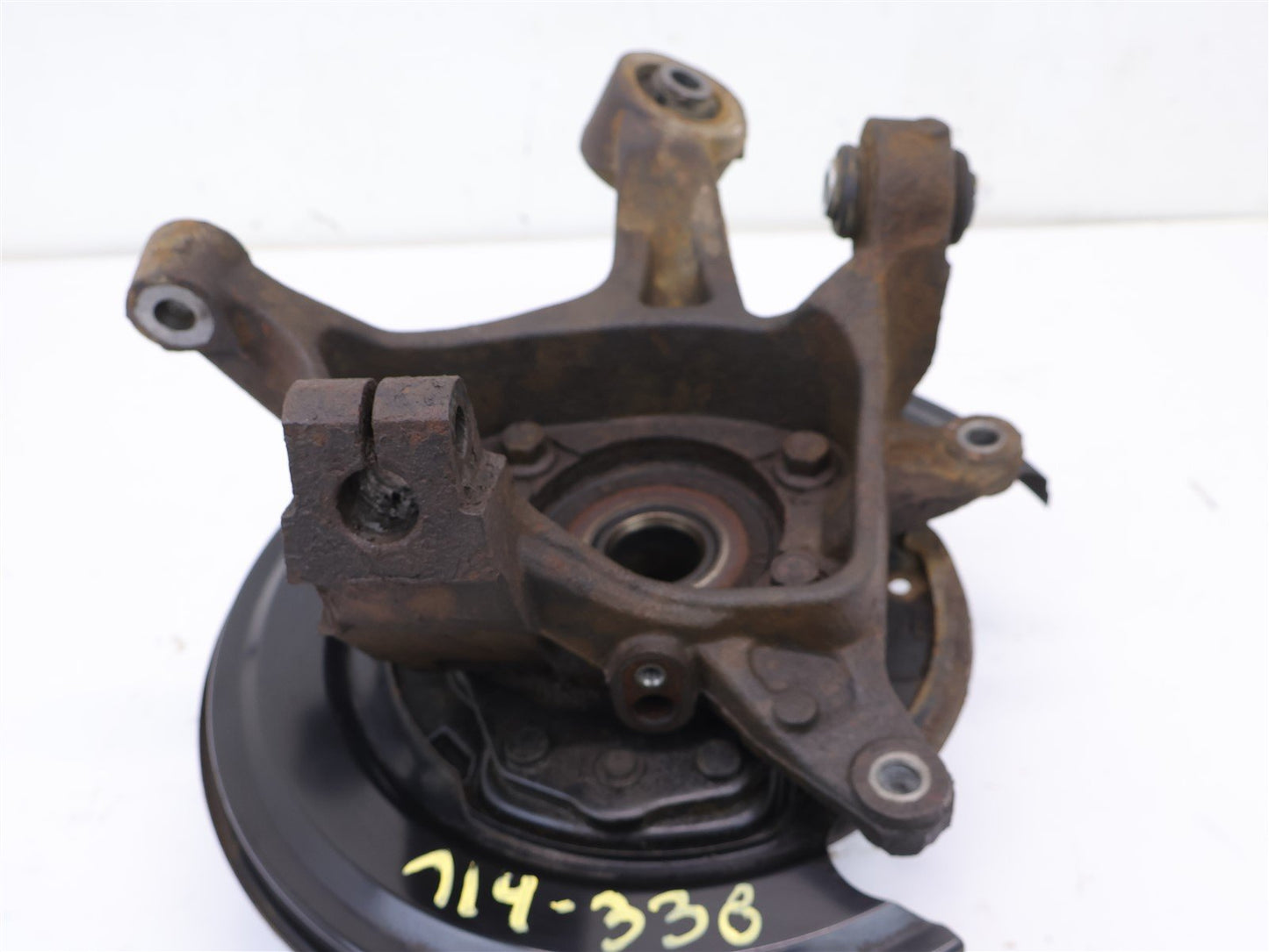 2010-2014 Subaru Legacy & Outback Driver Rear Spindle Knuckle Assembly LH 635208