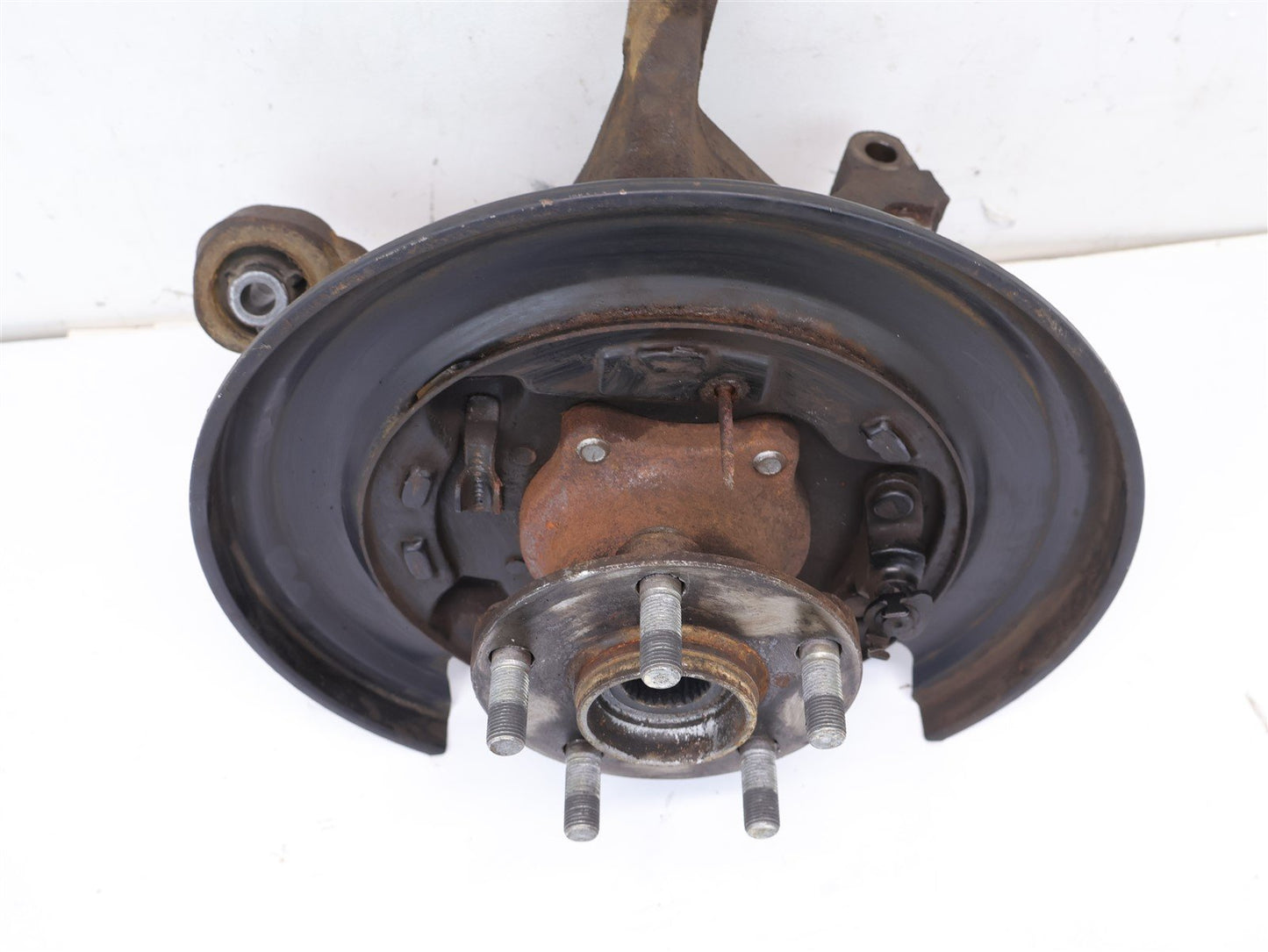 2010-2014 Subaru Legacy & Outback Driver Rear Spindle Knuckle Assembly LH 635208