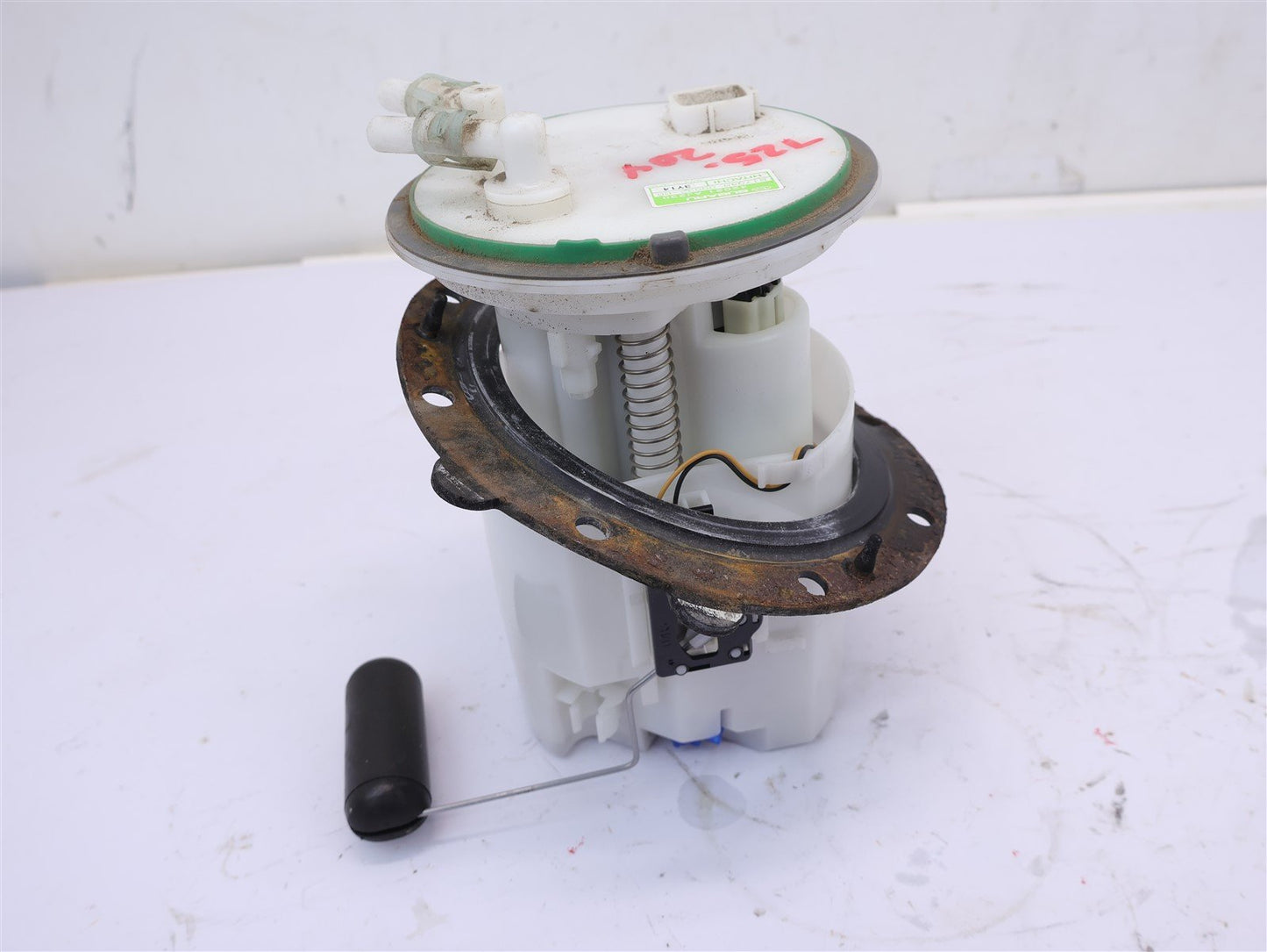 2013-2014 Subaru Legacy & Outback Fuel Pump Assembly 42021AJ230 2.5L OEM 13-14