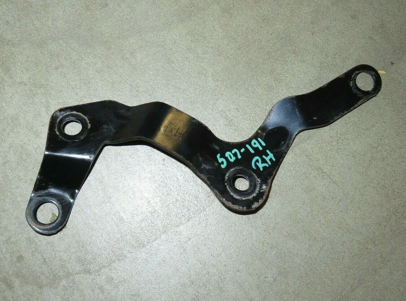 2013-2015 Subaru XV Crosstrek Steering Rack Bracket Passenger Mount Clamp RH OEM