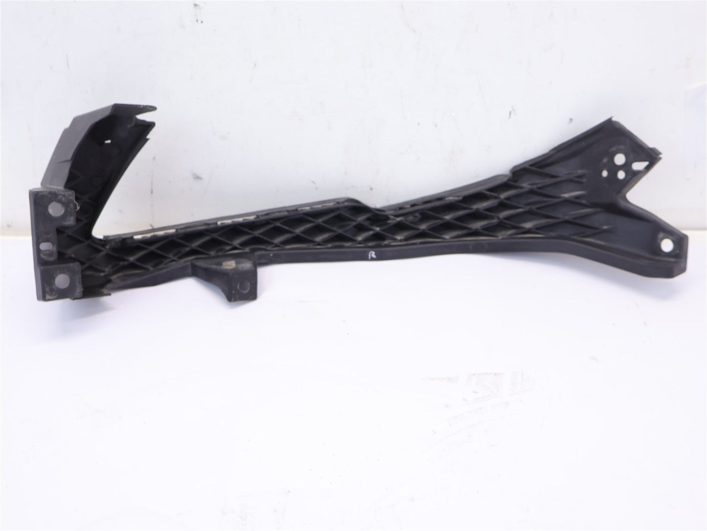 2010-2014 Subaru Outback Passenger Front Bumper Cover Bracket Corner RH 10-14