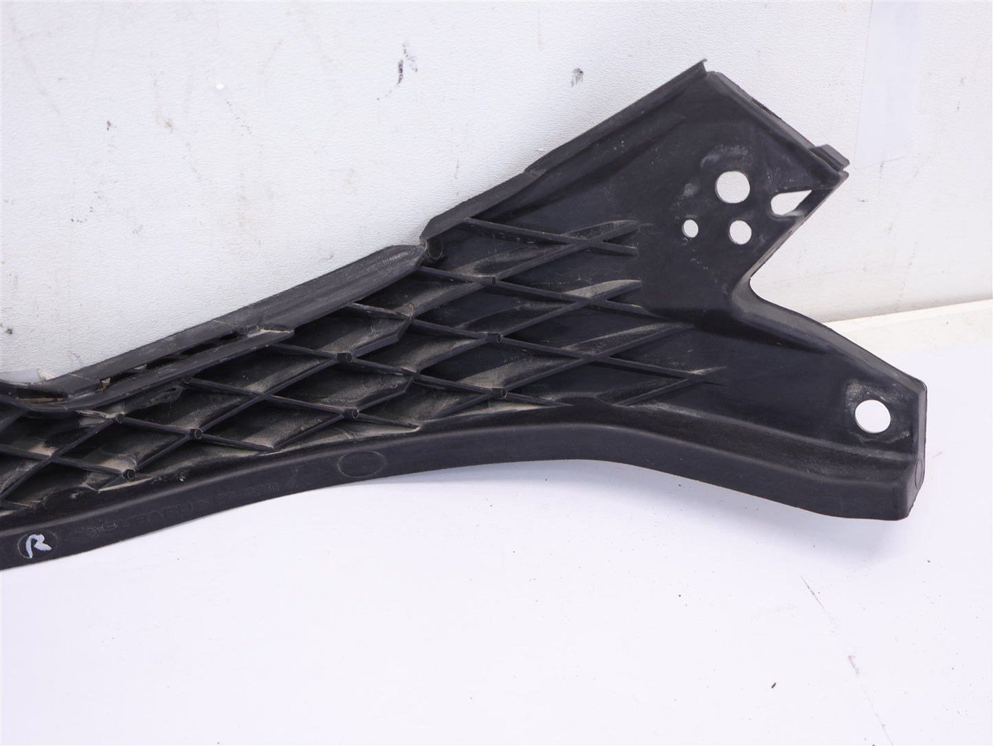 2010-2014 Subaru Outback Passenger Front Bumper Cover Bracket Corner RH 10-14