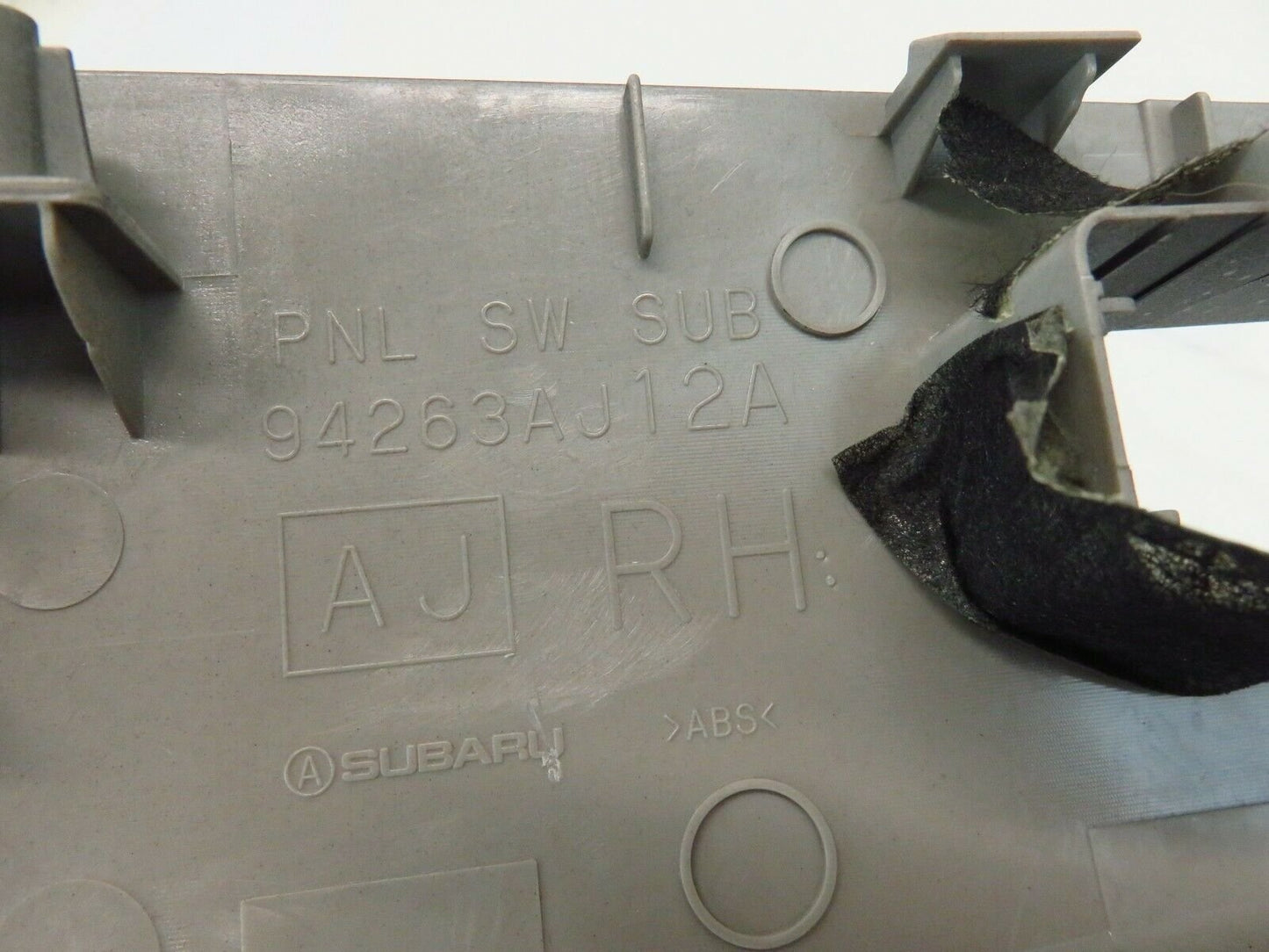 2011 Subaru Outback Passenger Front Window Switch Trim 94263AJ12A RH 2010-2014