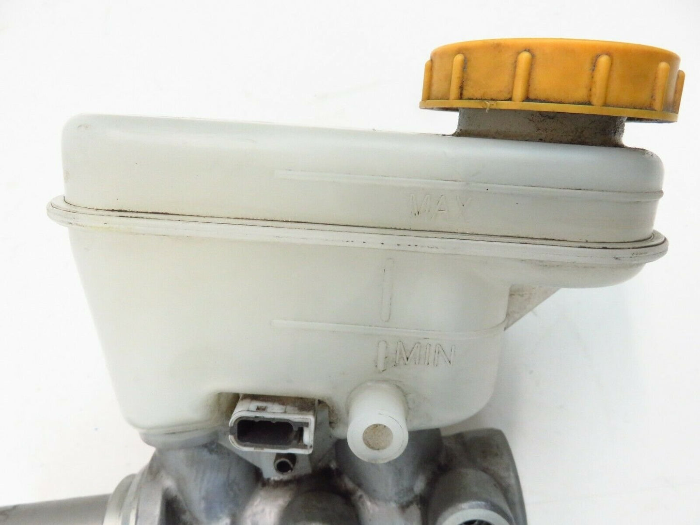 2016-2018 Subaru Forester Brake Master Cylinder Reservoir OEM 16-18