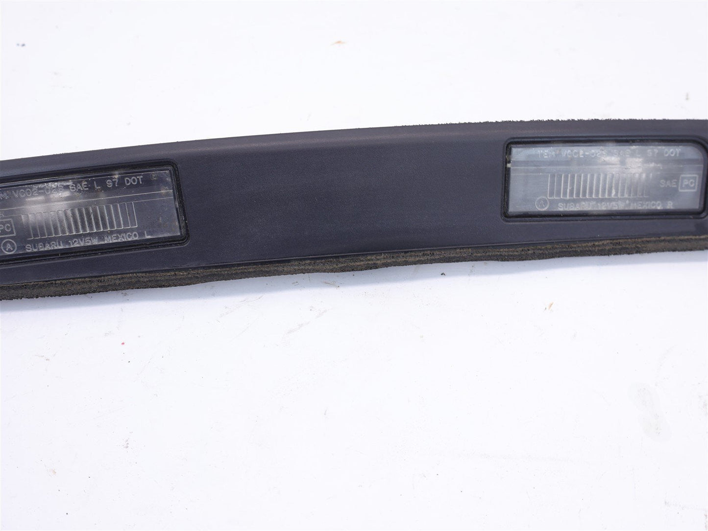 2005-2009 Subaru Legacy License Plate Light Trim Panel Trunk Lid Lamp SEDAN