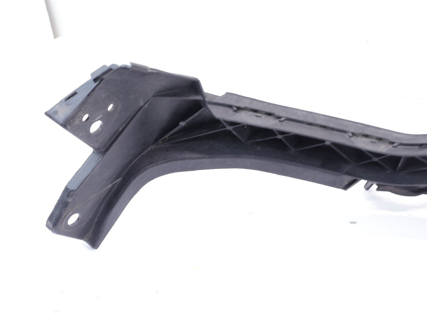 2014-2018 Subaru Forester Driver Front Bumper Cover Bracket Corner LH 57707SG010