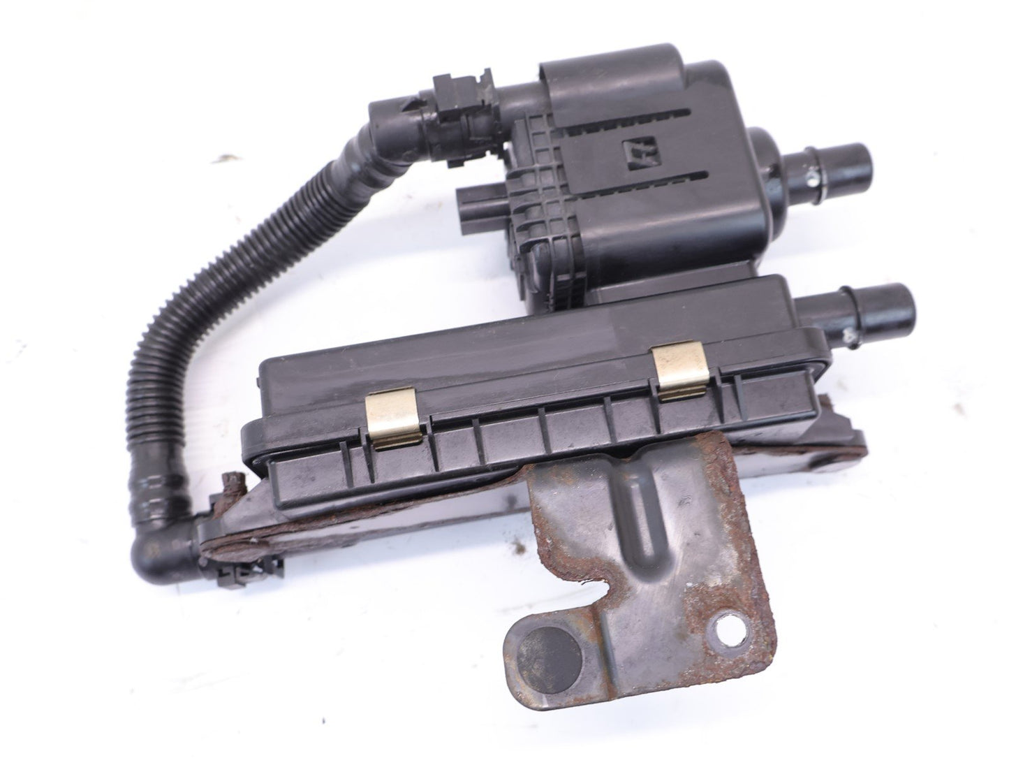2014-2016 Subaru Forester Charcoal Check Valve Canister 20825AA00A Smog 14-16